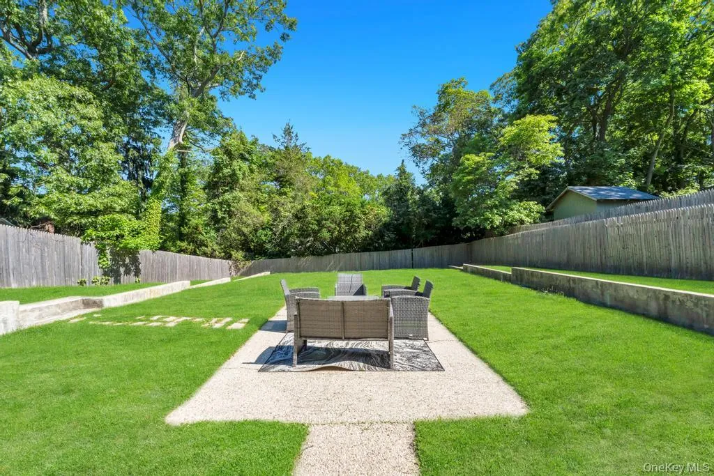 18 Richmond Hill Road, Brookhaven, NY, 2 Bedrooms Bedrooms, 7 Rooms Rooms,1 BathroomBathrooms,Residential,For Rent,Richmond Hill,0,1002884 18 Richmond Hill Road, Brookhaven, NY, 2 Bedrooms Bedrooms, 7 Rooms Rooms,1 BathroomBathrooms,Residential,For Rent,Richmond Hill,0,1002884