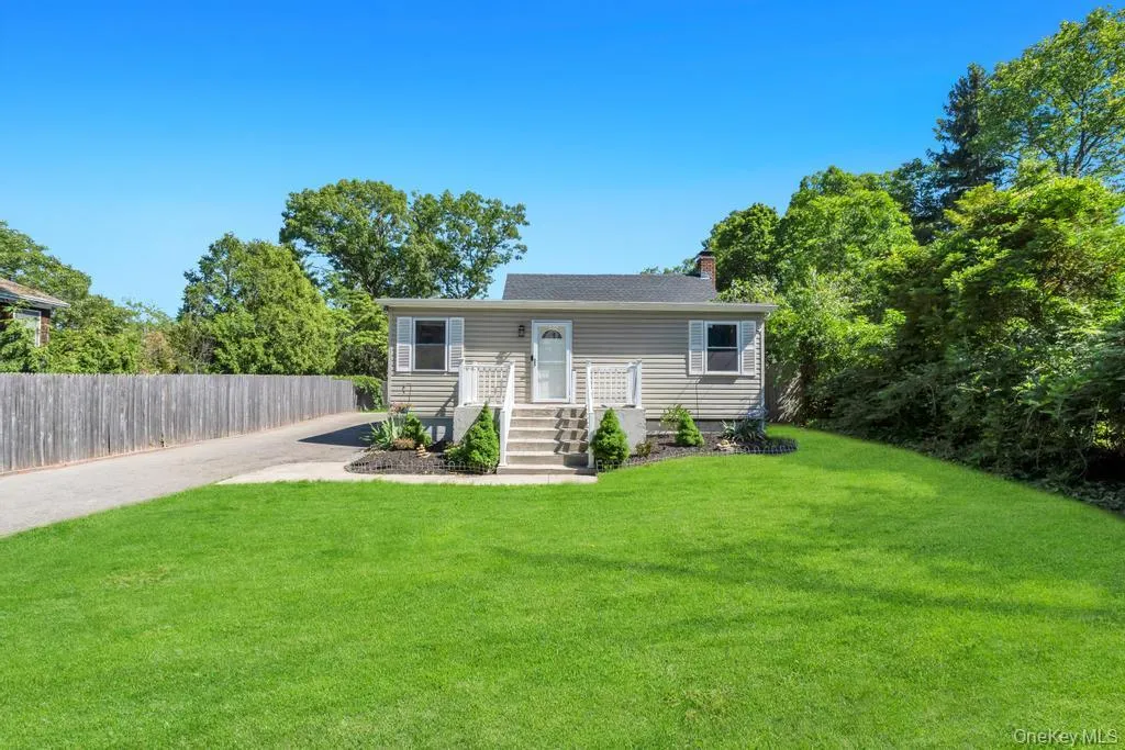 18 Richmond Hill Road, Brookhaven, NY, 2 Bedrooms Bedrooms, 7 Rooms Rooms,1 BathroomBathrooms,Residential,For Rent,Richmond Hill,0,1002884 18 Richmond Hill Road, Brookhaven, NY, 2 Bedrooms Bedrooms, 7 Rooms Rooms,1 BathroomBathrooms,Residential,For Rent,Richmond Hill,0,1002884