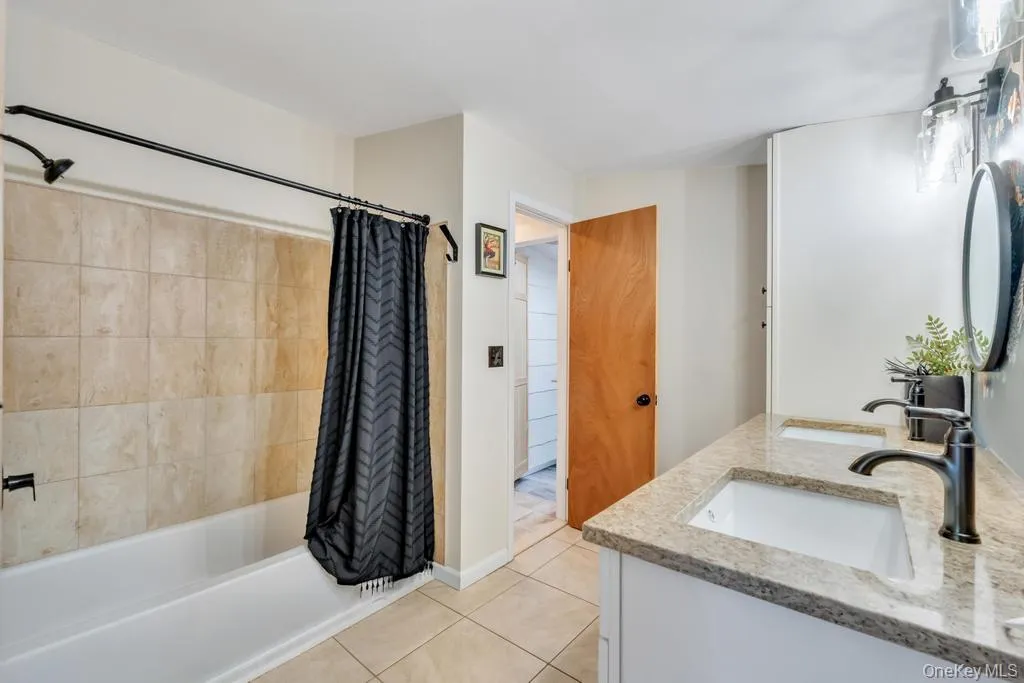 18 Richmond Hill Road, Brookhaven, NY, 2 Bedrooms Bedrooms, 7 Rooms Rooms,1 BathroomBathrooms,Residential,For Rent,Richmond Hill,0,1002884 18 Richmond Hill Road, Brookhaven, NY, 2 Bedrooms Bedrooms, 7 Rooms Rooms,1 BathroomBathrooms,Residential,For Rent,Richmond Hill,0,1002884