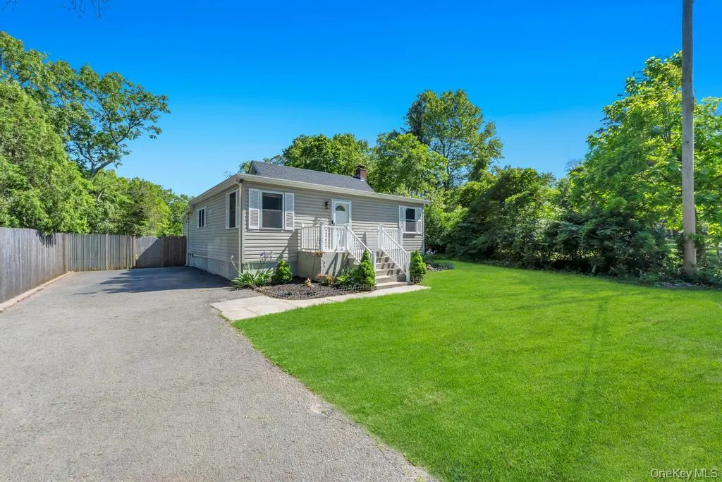 18 Richmond Hill Road, Brookhaven, NY, 2 Bedrooms Bedrooms, 7 Rooms Rooms,1 BathroomBathrooms,Residential,For Rent,Richmond Hill,0,1002884 18 Richmond Hill Road, Brookhaven, NY, 2 Bedrooms Bedrooms, 7 Rooms Rooms,1 BathroomBathrooms,Residential,For Rent,Richmond Hill,0,1002884