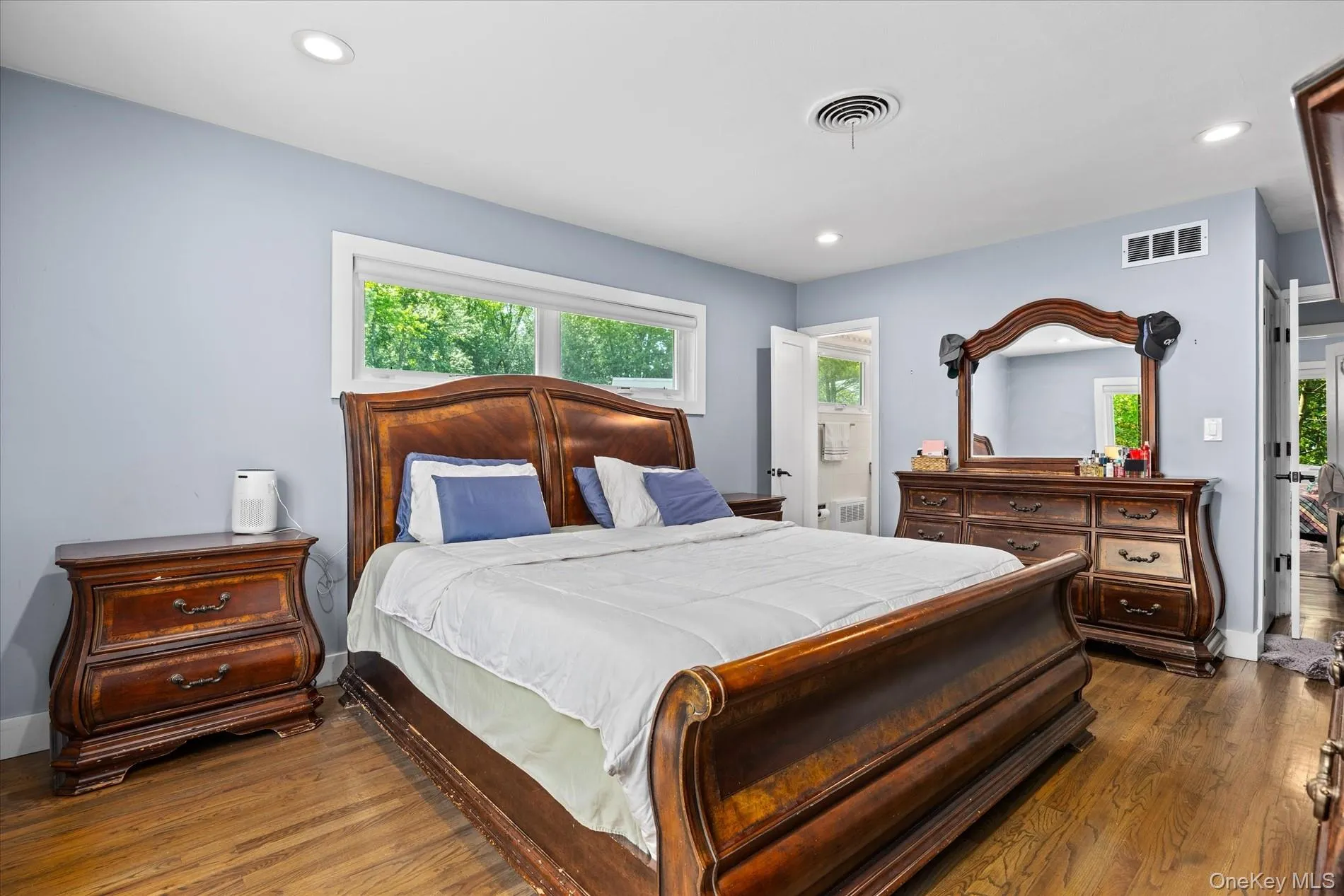 125 Hicks Lane, North Hempstead, NY, 5 Bedrooms Bedrooms, 9 Rooms Rooms,3 BathroomsBathrooms,Residential,For Rent,Hicks,0,1002885 125 Hicks Lane, North Hempstead, NY, 5 Bedrooms Bedrooms, 9 Rooms Rooms,3 BathroomsBathrooms,Residential,For Rent,Hicks,0,1002885