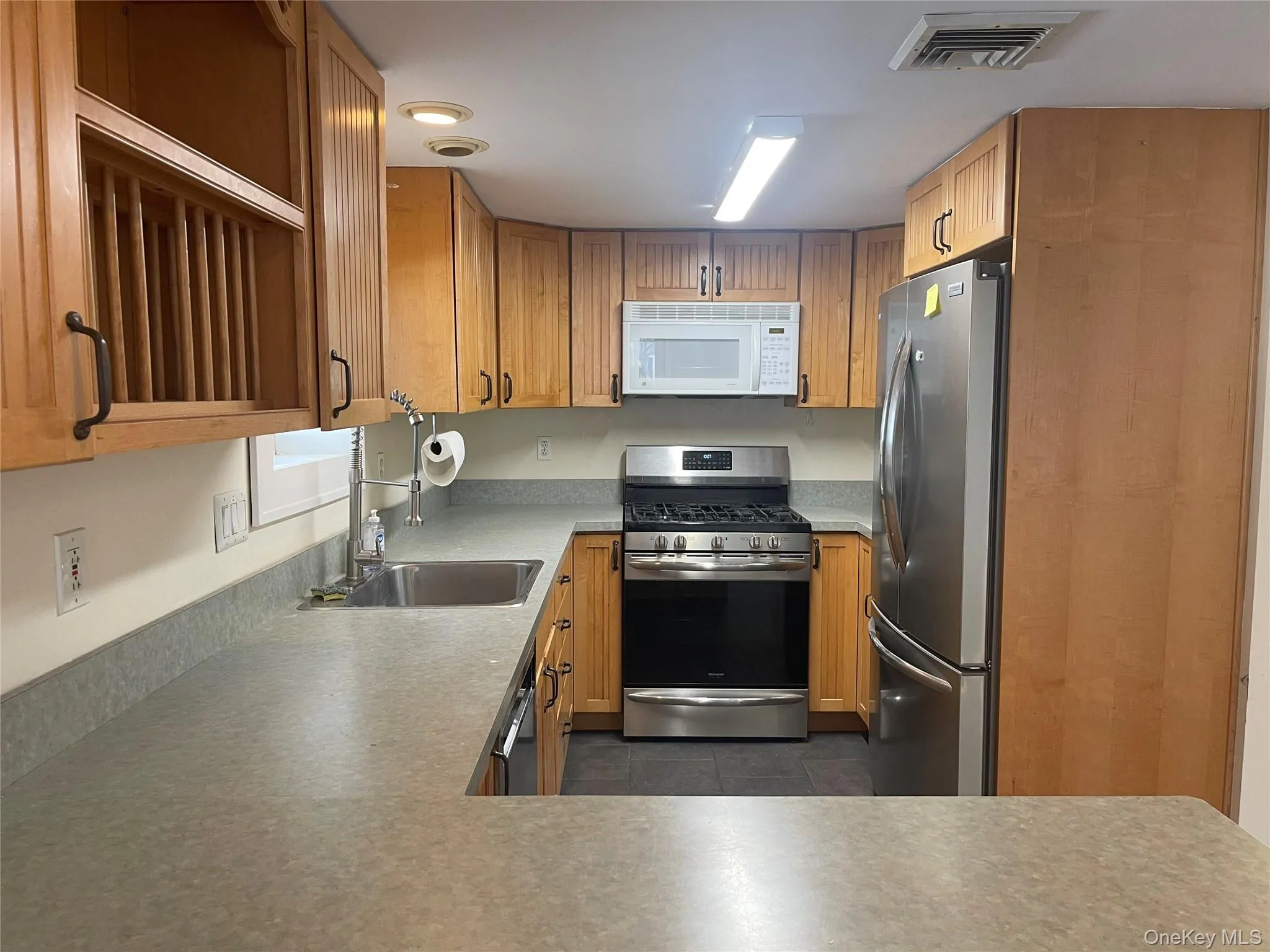 521 Broadway, Long Beach, NY, 2 Bedrooms Bedrooms, 5 Rooms Rooms,1 BathroomBathrooms,Residential Lease,For Rent,Broadway,0,1002899 521 Broadway, Long Beach, NY, 2 Bedrooms Bedrooms, 5 Rooms Rooms,1 BathroomBathrooms,Residential Lease,For Rent,Broadway,0,1002899