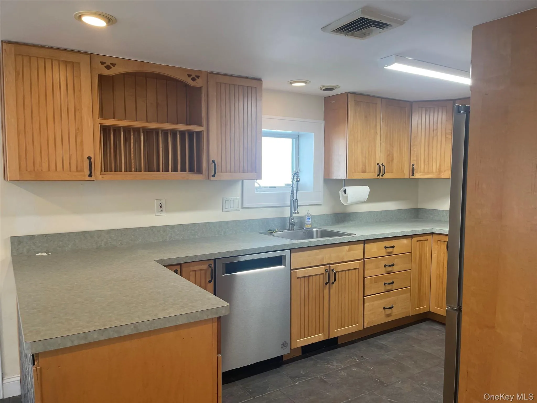 521 Broadway, Long Beach, NY, 2 Bedrooms Bedrooms, 5 Rooms Rooms,1 BathroomBathrooms,Residential Lease,For Rent,Broadway,0,1002899 521 Broadway, Long Beach, NY, 2 Bedrooms Bedrooms, 5 Rooms Rooms,1 BathroomBathrooms,Residential Lease,For Rent,Broadway,0,1002899