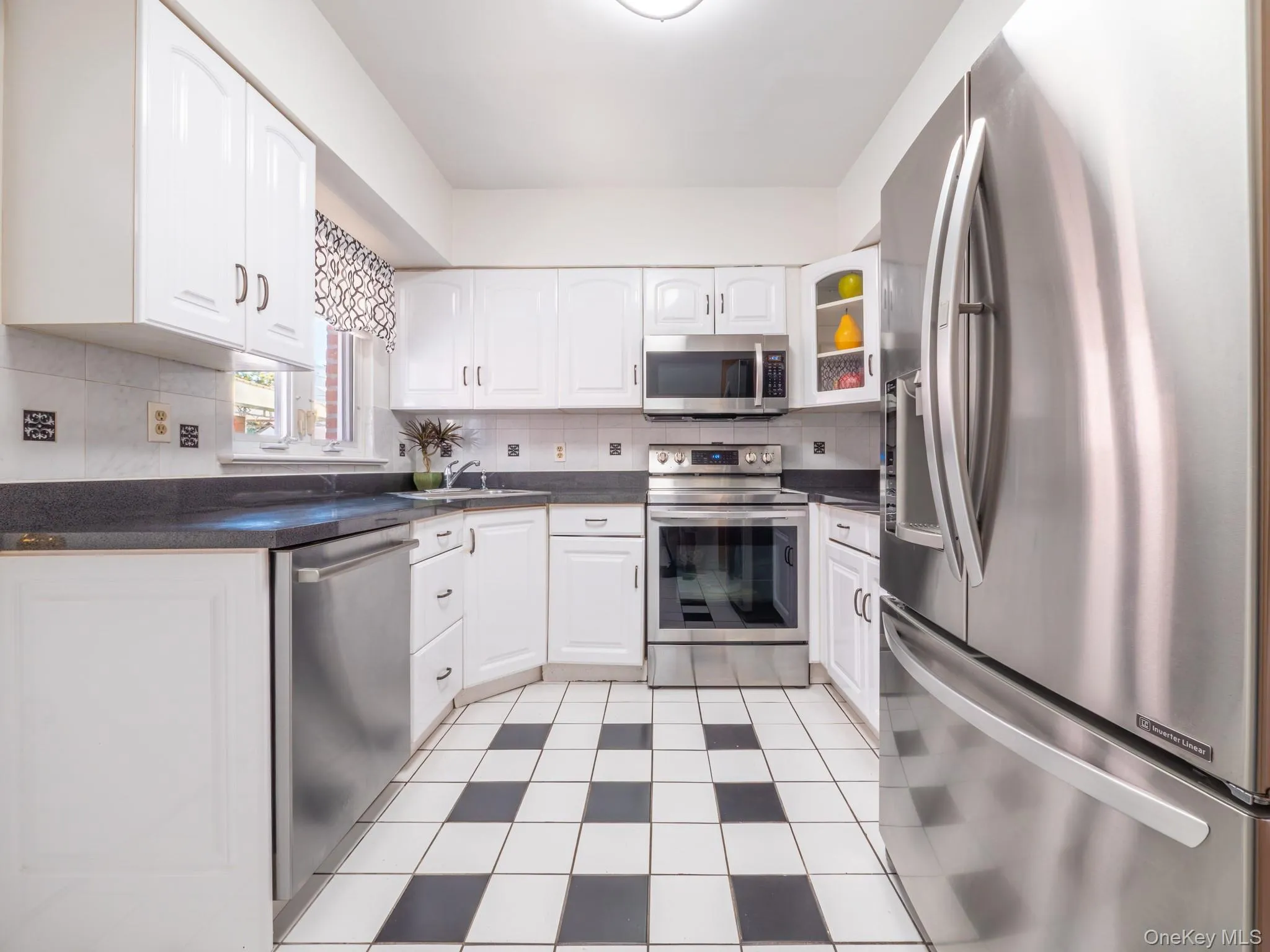 76-11 173rd Street, New York, NY, 3 Bedrooms Bedrooms, 7 Rooms Rooms,1 BathroomBathrooms,Residential,For Rent,173rd,0,1002907 76-11 173rd Street, New York, NY, 3 Bedrooms Bedrooms, 7 Rooms Rooms,1 BathroomBathrooms,Residential,For Rent,173rd,0,1002907