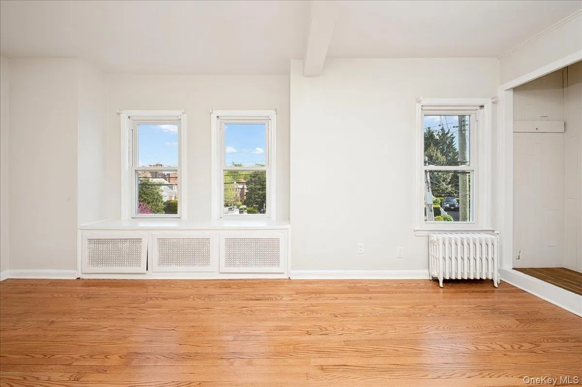 42 Glen Road, Eastchester, NY, 4 Bedrooms Bedrooms, 6 Rooms Rooms,2 BathroomsBathrooms,Residential Lease,For Rent,Glen,0,1002912 42 Glen Road, Eastchester, NY, 4 Bedrooms Bedrooms, 6 Rooms Rooms,2 BathroomsBathrooms,Residential Lease,For Rent,Glen,0,1002912