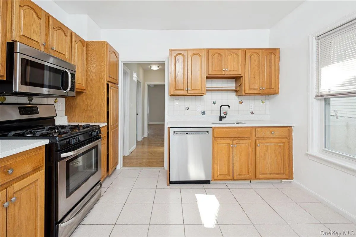 42 Glen Road, Eastchester, NY, 4 Bedrooms Bedrooms, 6 Rooms Rooms,2 BathroomsBathrooms,Residential Lease,For Rent,Glen,0,1002912 42 Glen Road, Eastchester, NY, 4 Bedrooms Bedrooms, 6 Rooms Rooms,2 BathroomsBathrooms,Residential Lease,For Rent,Glen,0,1002912