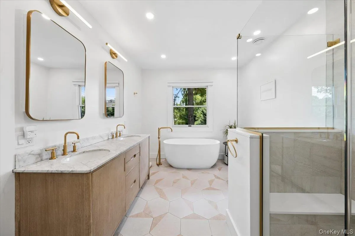 294 Weaver Street, Mamaroneck, NY, 4 Bedrooms Bedrooms, 11 Rooms Rooms,3 BathroomsBathrooms,Residential,For Rent,Weaver,0,1002921 294 Weaver Street, Mamaroneck, NY, 4 Bedrooms Bedrooms, 11 Rooms Rooms,3 BathroomsBathrooms,Residential,For Rent,Weaver,0,1002921