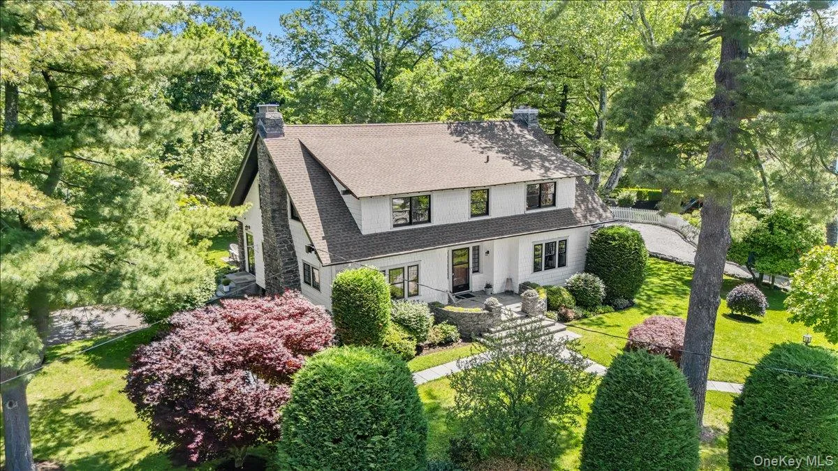 294 Weaver Street, Mamaroneck, NY, 4 Bedrooms Bedrooms, 11 Rooms Rooms,3 BathroomsBathrooms,Residential,For Rent,Weaver,0,1002921 294 Weaver Street, Mamaroneck, NY, 4 Bedrooms Bedrooms, 11 Rooms Rooms,3 BathroomsBathrooms,Residential,For Rent,Weaver,0,1002921