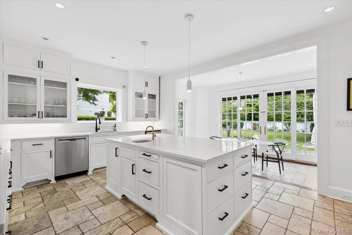 294 Weaver Street, Mamaroneck, NY, 4 Bedrooms Bedrooms, 11 Rooms Rooms,3 BathroomsBathrooms,Residential,For Rent,Weaver,0,1002921 294 Weaver Street, Mamaroneck, NY, 4 Bedrooms Bedrooms, 11 Rooms Rooms,3 BathroomsBathrooms,Residential,For Rent,Weaver,0,1002921