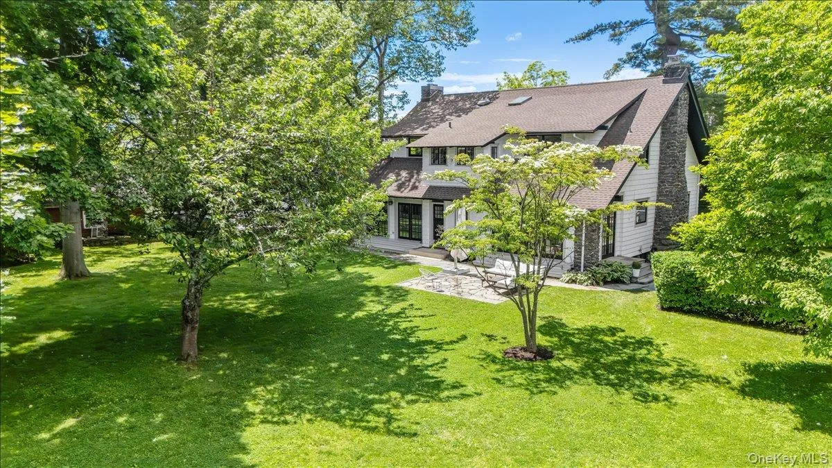 294 Weaver Street, Mamaroneck, NY, 4 Bedrooms Bedrooms, 11 Rooms Rooms,3 BathroomsBathrooms,Residential,For Rent,Weaver,0,1002921 294 Weaver Street, Mamaroneck, NY, 4 Bedrooms Bedrooms, 11 Rooms Rooms,3 BathroomsBathrooms,Residential,For Rent,Weaver,0,1002921