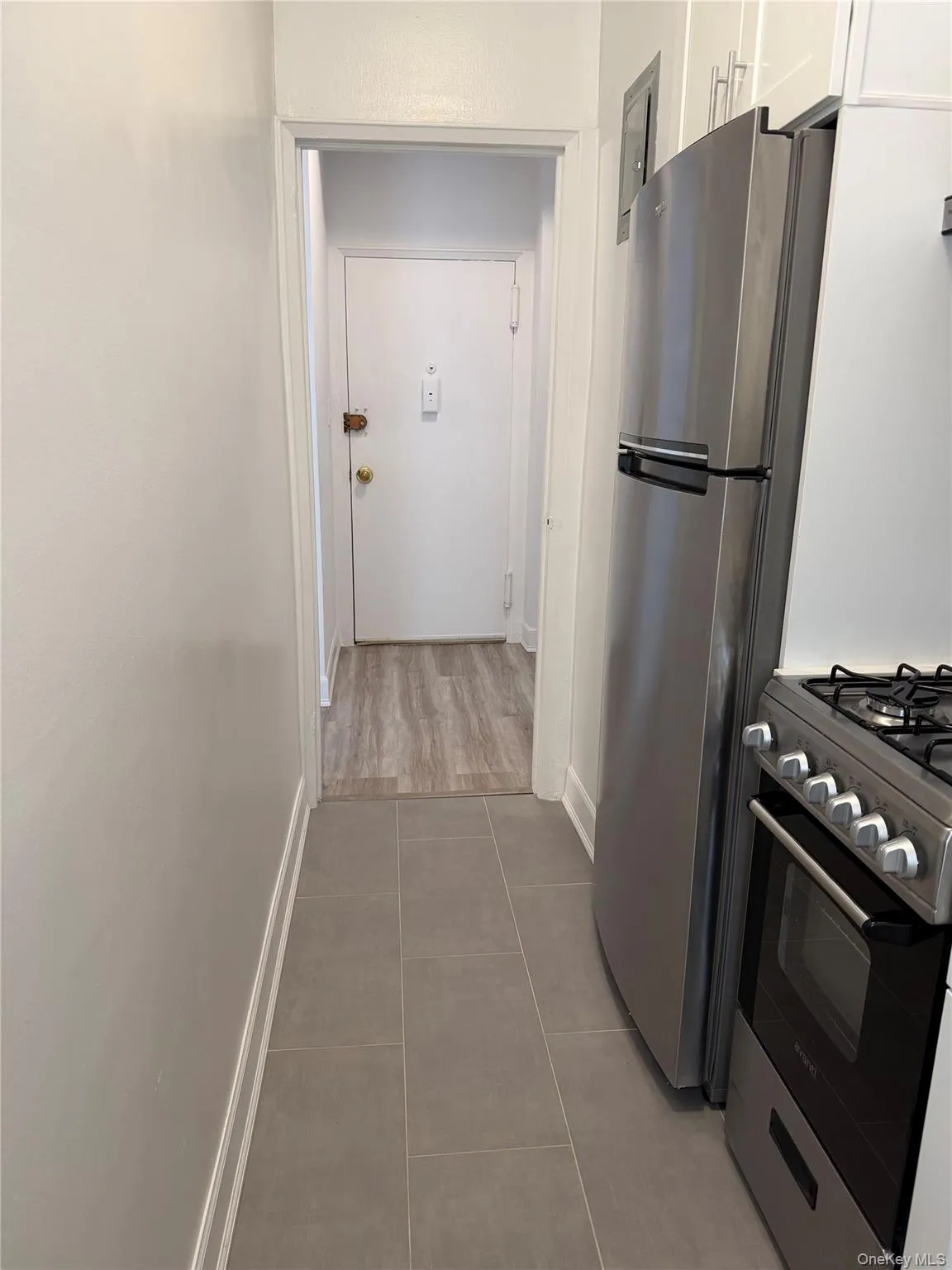 120 Hartsdale Avenue, Greenburgh, NY, 1 Bedroom Bedrooms, 4 Rooms Rooms,1 BathroomBathrooms,Residential,For Rent,Hartsdale,0,1002931 120 Hartsdale Avenue, Greenburgh, NY, 1 Bedroom Bedrooms, 4 Rooms Rooms,1 BathroomBathrooms,Residential,For Rent,Hartsdale,0,1002931