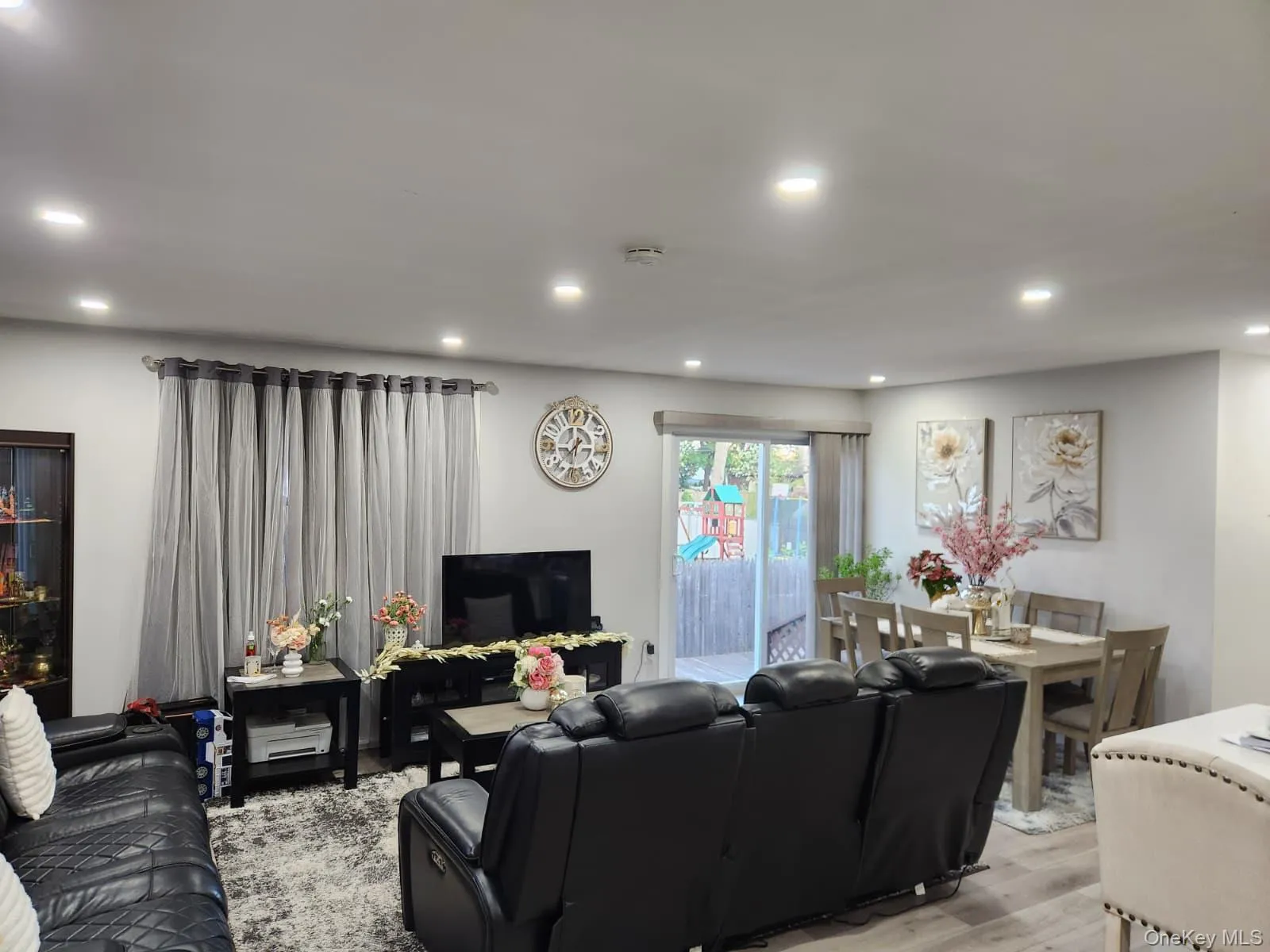 180 Park Avenue, Babylon, NY, 3 Bedrooms Bedrooms, 7 Rooms Rooms,3 BathroomsBathrooms,Residential Sale,For Rent,Park,0,1002933 180 Park Avenue, Babylon, NY, 3 Bedrooms Bedrooms, 7 Rooms Rooms,3 BathroomsBathrooms,Residential Sale,For Rent,Park,0,1002933