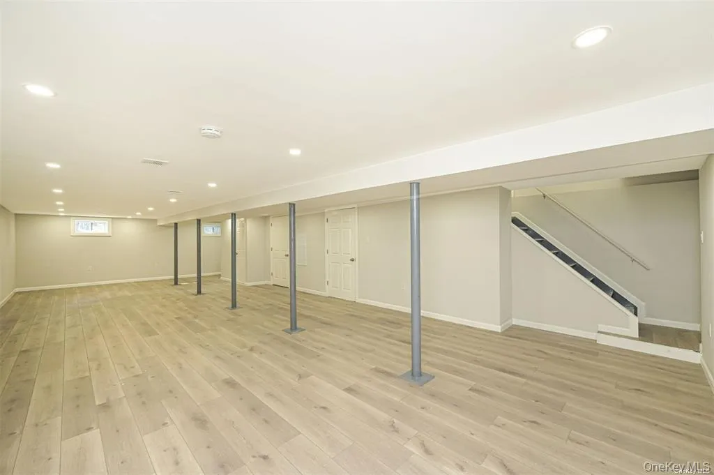 180 Park Avenue, Babylon, NY, 3 Bedrooms Bedrooms, 7 Rooms Rooms,3 BathroomsBathrooms,Residential Sale,For Rent,Park,0,1002933 180 Park Avenue, Babylon, NY, 3 Bedrooms Bedrooms, 7 Rooms Rooms,3 BathroomsBathrooms,Residential Sale,For Rent,Park,0,1002933