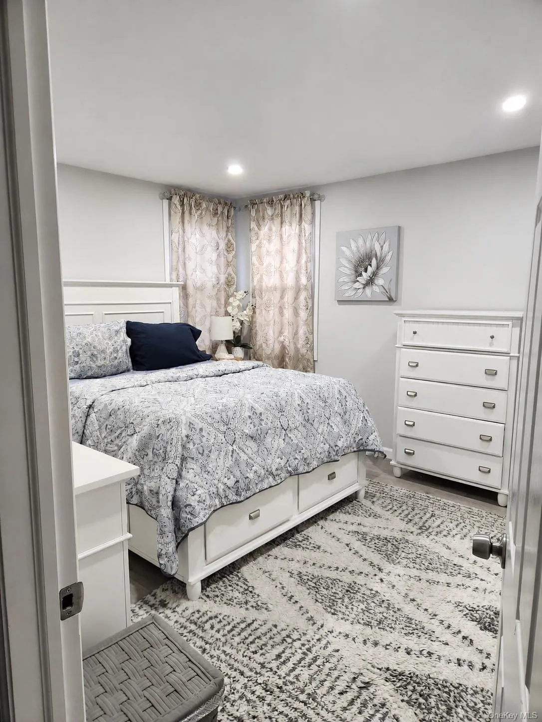 180 Park Avenue, Babylon, NY, 3 Bedrooms Bedrooms, 7 Rooms Rooms,3 BathroomsBathrooms,Residential Sale,For Rent,Park,0,1002933 180 Park Avenue, Babylon, NY, 3 Bedrooms Bedrooms, 7 Rooms Rooms,3 BathroomsBathrooms,Residential Sale,For Rent,Park,0,1002933