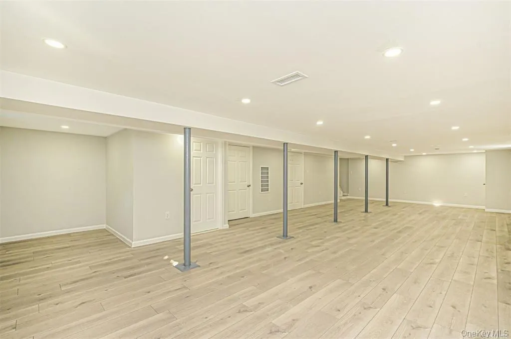 180 Park Avenue, Babylon, NY, 3 Bedrooms Bedrooms, 7 Rooms Rooms,3 BathroomsBathrooms,Residential Sale,For Rent,Park,0,1002933 180 Park Avenue, Babylon, NY, 3 Bedrooms Bedrooms, 7 Rooms Rooms,3 BathroomsBathrooms,Residential Sale,For Rent,Park,0,1002933