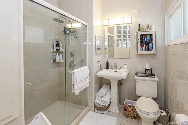 32 Randy Lane, Oyster Bay, NY, 3 Bedrooms Bedrooms, 7 Rooms Rooms,2 BathroomsBathrooms,Residential Lease,For Rent,Randy,0,1002936 32 Randy Lane, Oyster Bay, NY, 3 Bedrooms Bedrooms, 7 Rooms Rooms,2 BathroomsBathrooms,Residential Lease,For Rent,Randy,0,1002936