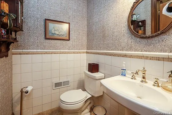 32 Randy Lane, Oyster Bay, NY, 3 Bedrooms Bedrooms, 7 Rooms Rooms,2 BathroomsBathrooms,Residential Lease,For Rent,Randy,0,1002936 32 Randy Lane, Oyster Bay, NY, 3 Bedrooms Bedrooms, 7 Rooms Rooms,2 BathroomsBathrooms,Residential Lease,For Rent,Randy,0,1002936