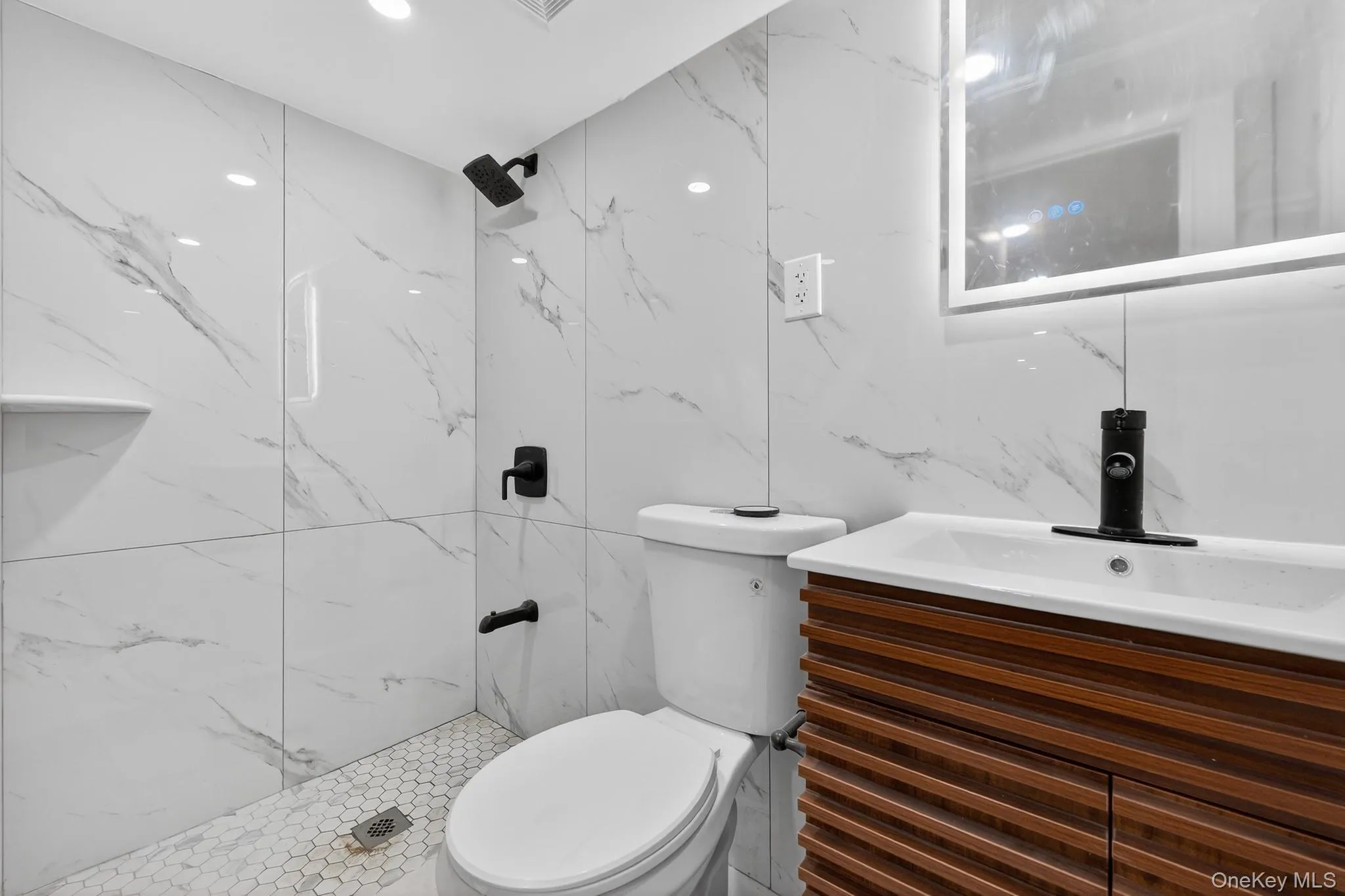 4058 Murdock Avenue, New York, NY, 3 Bedrooms Bedrooms, 12 Rooms Rooms,2 BathroomsBathrooms,Residential,For Rent,Murdock,0,1002937 4058 Murdock Avenue, New York, NY, 3 Bedrooms Bedrooms, 12 Rooms Rooms,2 BathroomsBathrooms,Residential,For Rent,Murdock,0,1002937