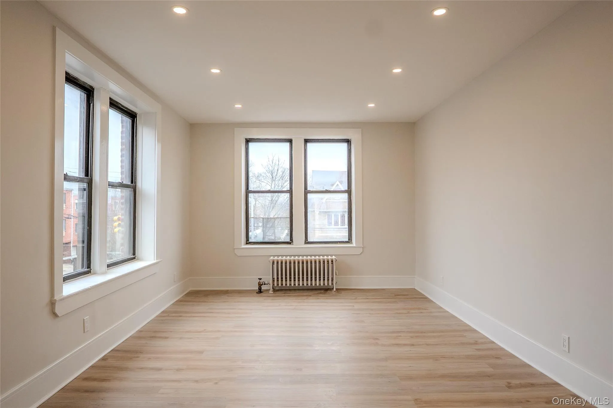 155-17 Sanford Avenue, New York, NY, 2 Bedrooms Bedrooms, 5 Rooms Rooms,1 BathroomBathrooms,Residential,For Rent,Sanford,0,1002941 155-17 Sanford Avenue, New York, NY, 2 Bedrooms Bedrooms, 5 Rooms Rooms,1 BathroomBathrooms,Residential,For Rent,Sanford,0,1002941
