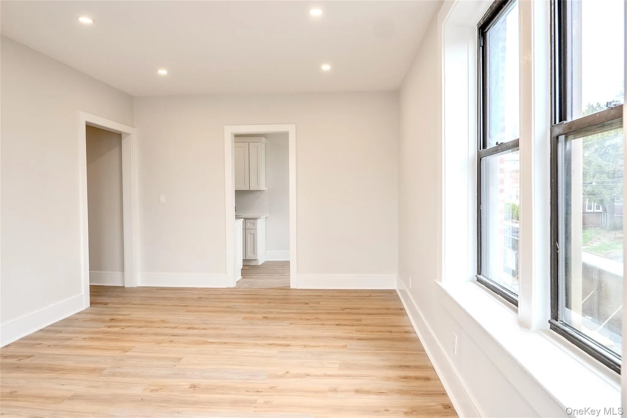 155-17 Sanford Avenue, New York, NY, 2 Bedrooms Bedrooms, 5 Rooms Rooms,1 BathroomBathrooms,Residential,For Rent,Sanford,0,1002941 155-17 Sanford Avenue, New York, NY, 2 Bedrooms Bedrooms, 5 Rooms Rooms,1 BathroomBathrooms,Residential,For Rent,Sanford,0,1002941