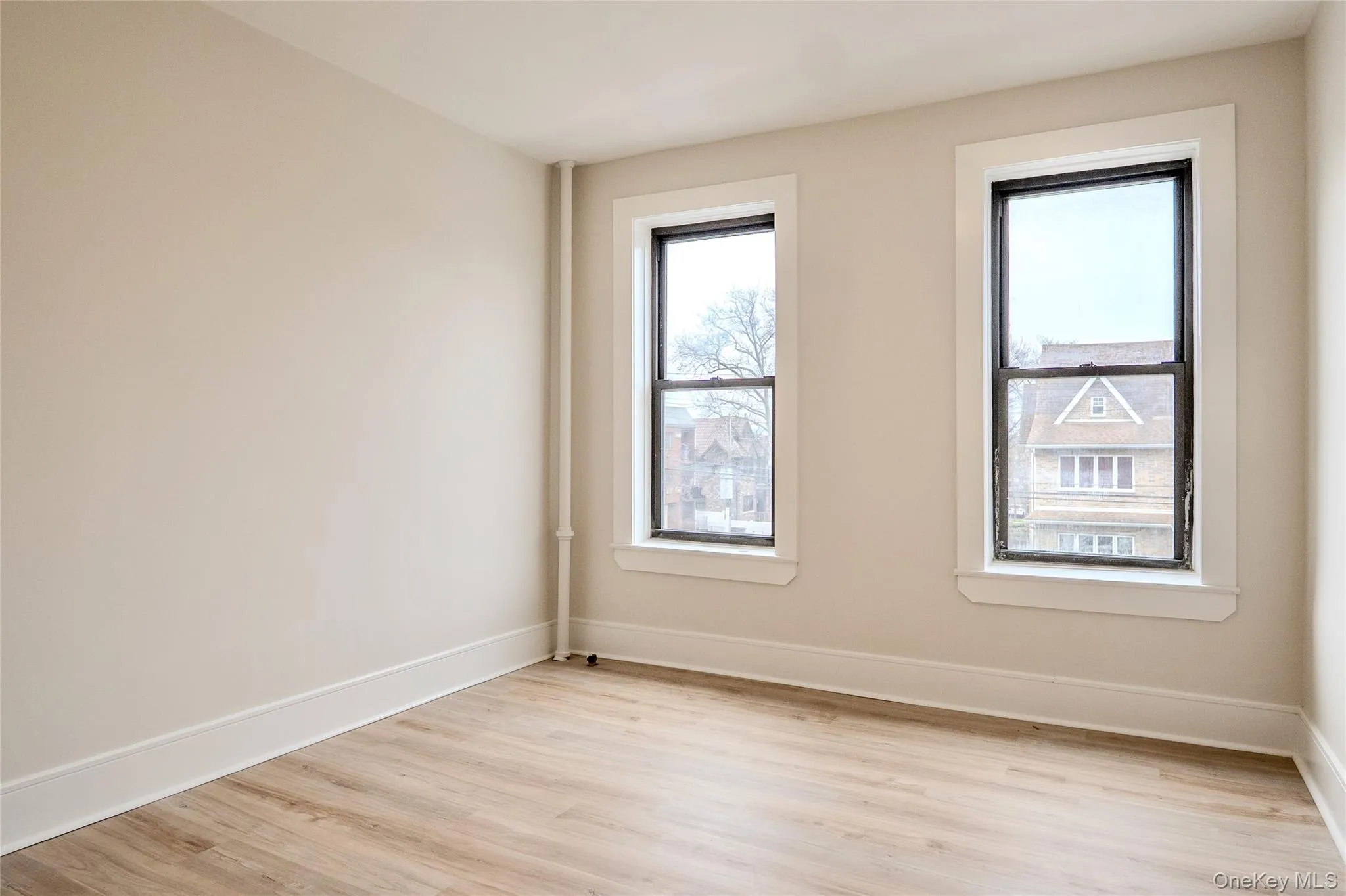 155-17 Sanford Avenue, New York, NY, 2 Bedrooms Bedrooms, 5 Rooms Rooms,1 BathroomBathrooms,Residential,For Rent,Sanford,0,1002941 155-17 Sanford Avenue, New York, NY, 2 Bedrooms Bedrooms, 5 Rooms Rooms,1 BathroomBathrooms,Residential,For Rent,Sanford,0,1002941