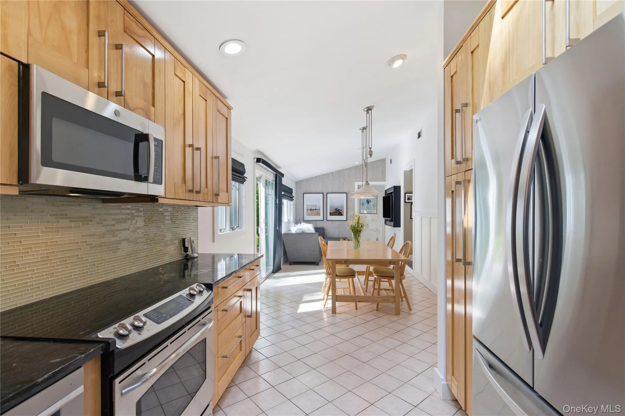 169 Bay Road, Huntington, NY, 3 Bedrooms Bedrooms, 6 Rooms Rooms,2 BathroomsBathrooms,Residential,For Rent,Bay,0,1002949 169 Bay Road, Huntington, NY, 3 Bedrooms Bedrooms, 6 Rooms Rooms,2 BathroomsBathrooms,Residential,For Rent,Bay,0,1002949