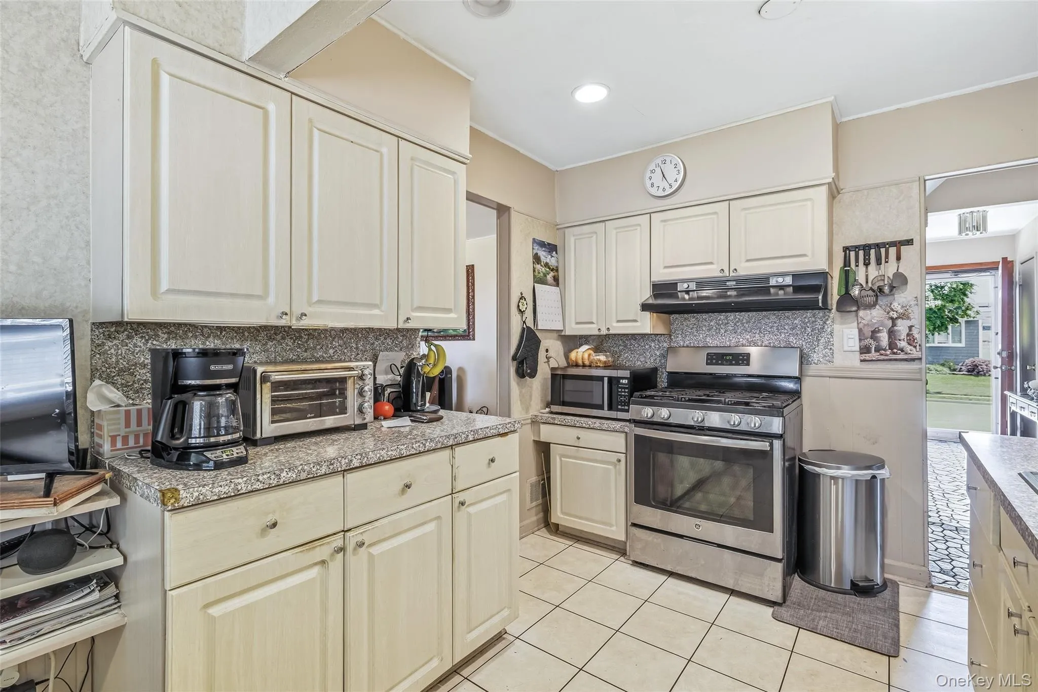 3960 Wellwood Road, Hempstead, NY, 3 Bedrooms Bedrooms, 8 Rooms Rooms,2 BathroomsBathrooms,Residential,For Rent,Wellwood,0,1002955 3960 Wellwood Road, Hempstead, NY, 3 Bedrooms Bedrooms, 8 Rooms Rooms,2 BathroomsBathrooms,Residential,For Rent,Wellwood,0,1002955
