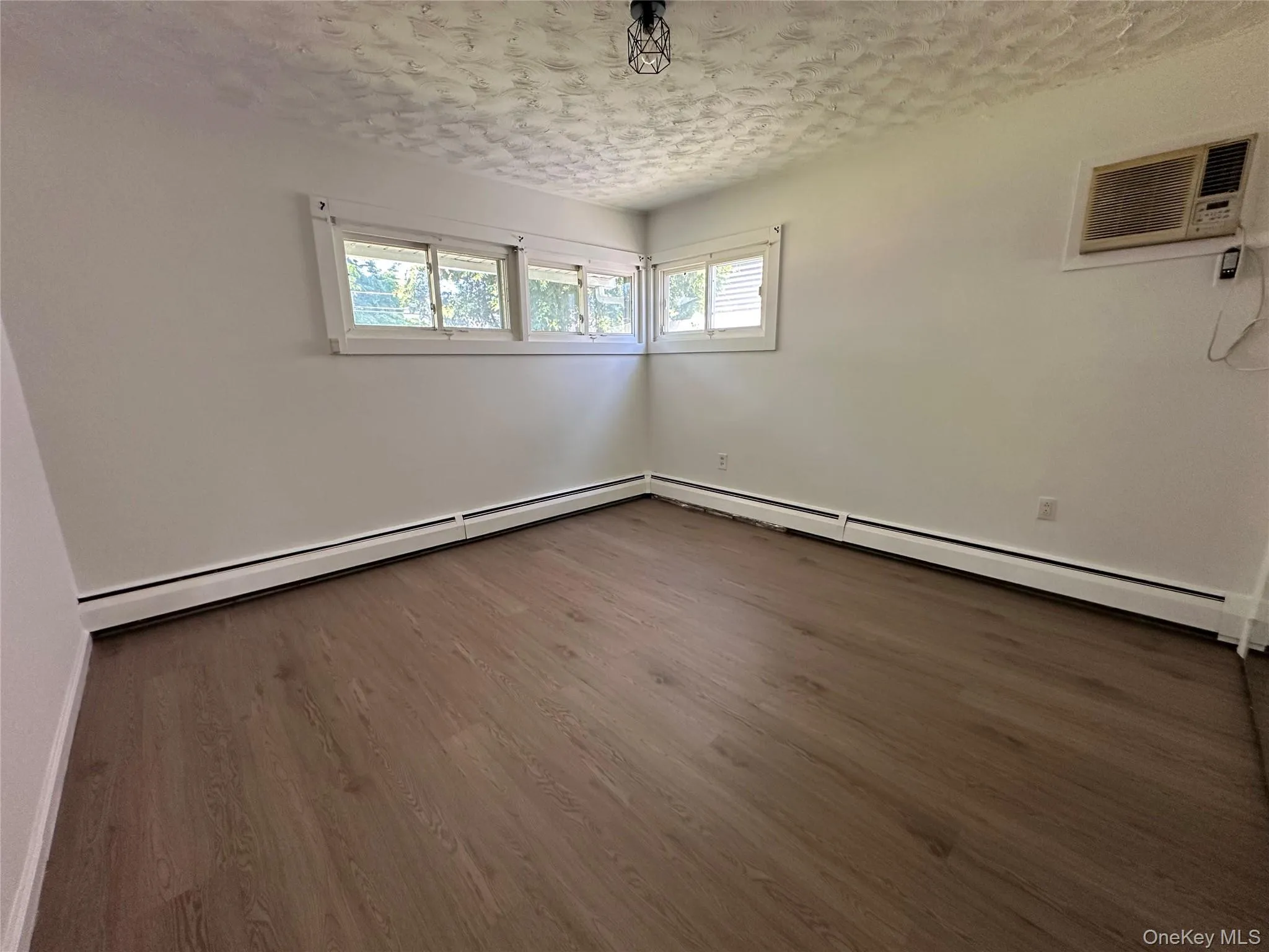 11 Acre Lane, Oyster Bay, NY, 4 Bedrooms Bedrooms, 5 Rooms Rooms,2 BathroomsBathrooms,Residential,For Rent,Acre,0,1002958 11 Acre Lane, Oyster Bay, NY, 4 Bedrooms Bedrooms, 5 Rooms Rooms,2 BathroomsBathrooms,Residential,For Rent,Acre,0,1002958