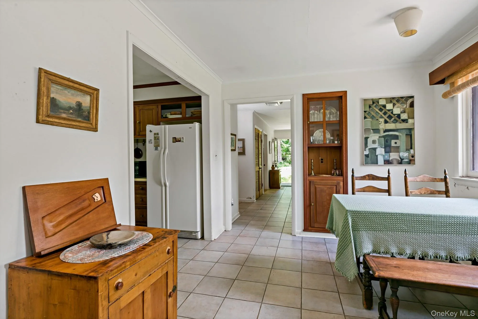 Entrance foyer looking towards dining room. Entrance foyer looking towards dining room.