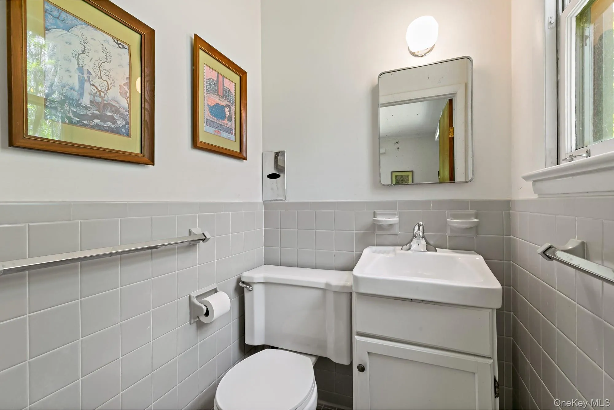 Half bath dedicated to second bedroom. Half bath dedicated to second bedroom.