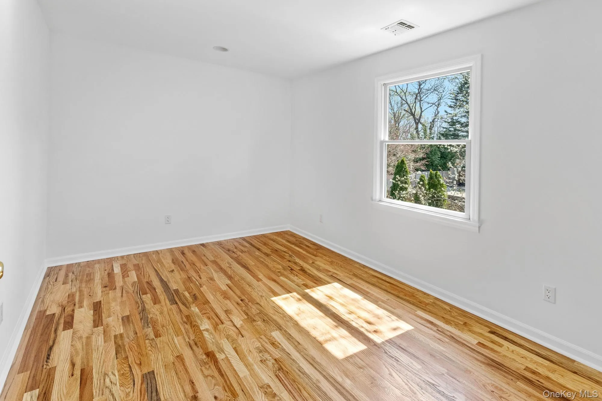 1871 Edwards Avenue, Riverhead, NY, 4 Bedrooms Bedrooms, 10 Rooms Rooms,2 BathroomsBathrooms,Residential Lease,For Rent,Edwards,0,1002966 1871 Edwards Avenue, Riverhead, NY, 4 Bedrooms Bedrooms, 10 Rooms Rooms,2 BathroomsBathrooms,Residential Lease,For Rent,Edwards,0,1002966