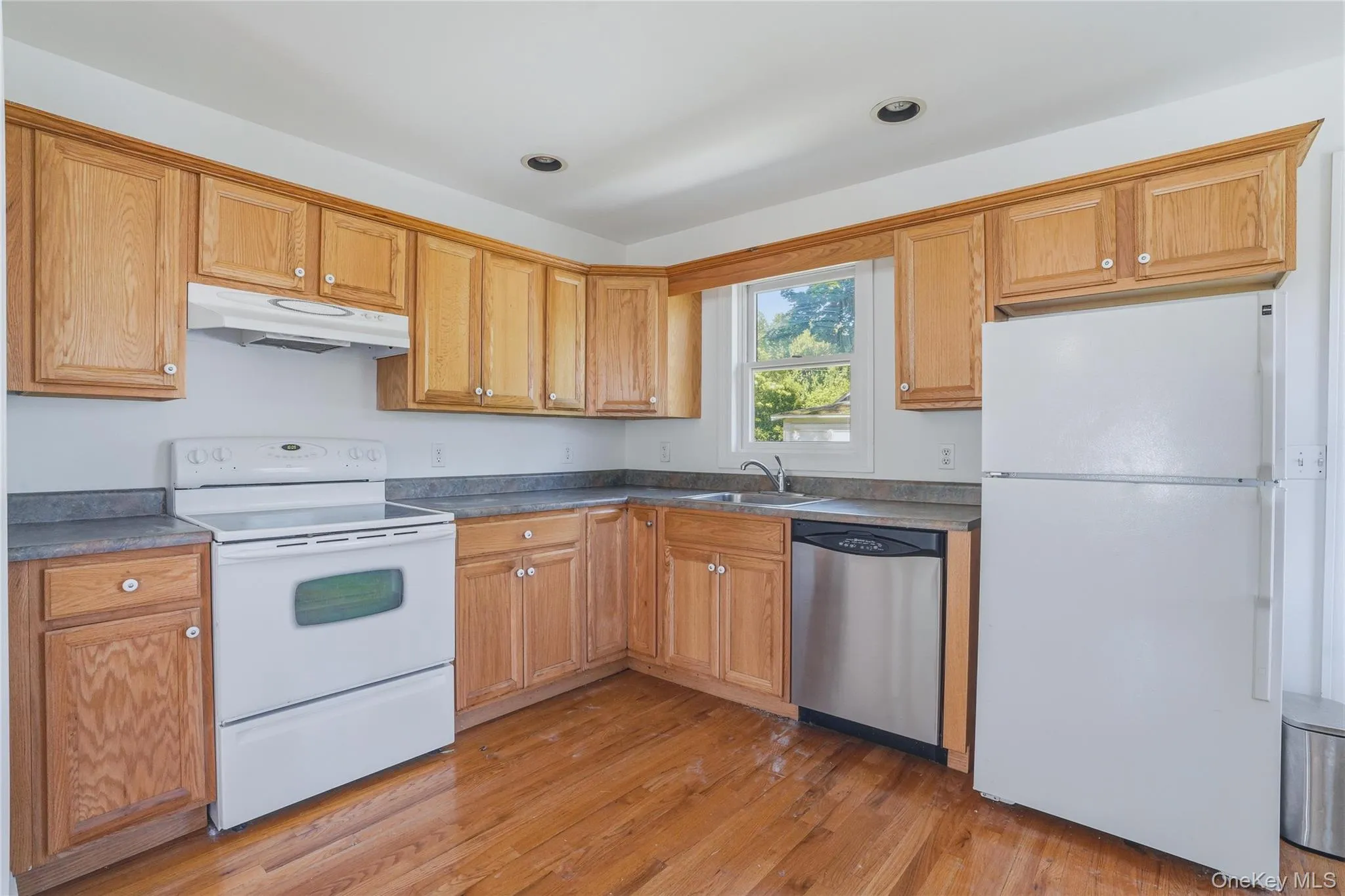 24 Parsonage Street, Rhinebeck, NY, 3 Bedrooms Bedrooms, 6 Rooms Rooms,2 BathroomsBathrooms,Residential,For Rent,Parsonage,0,1002974 24 Parsonage Street, Rhinebeck, NY, 3 Bedrooms Bedrooms, 6 Rooms Rooms,2 BathroomsBathrooms,Residential,For Rent,Parsonage,0,1002974