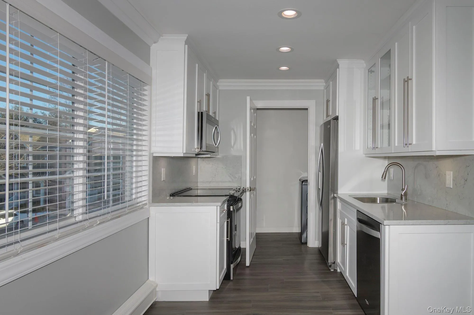 2 Victorian Court, Brookhaven, NY, 2 Bedrooms Bedrooms, 6 Rooms Rooms,2 BathroomsBathrooms,Residential Lease,For Rent,Victorian,0,1002975 2 Victorian Court, Brookhaven, NY, 2 Bedrooms Bedrooms, 6 Rooms Rooms,2 BathroomsBathrooms,Residential Lease,For Rent,Victorian,0,1002975
