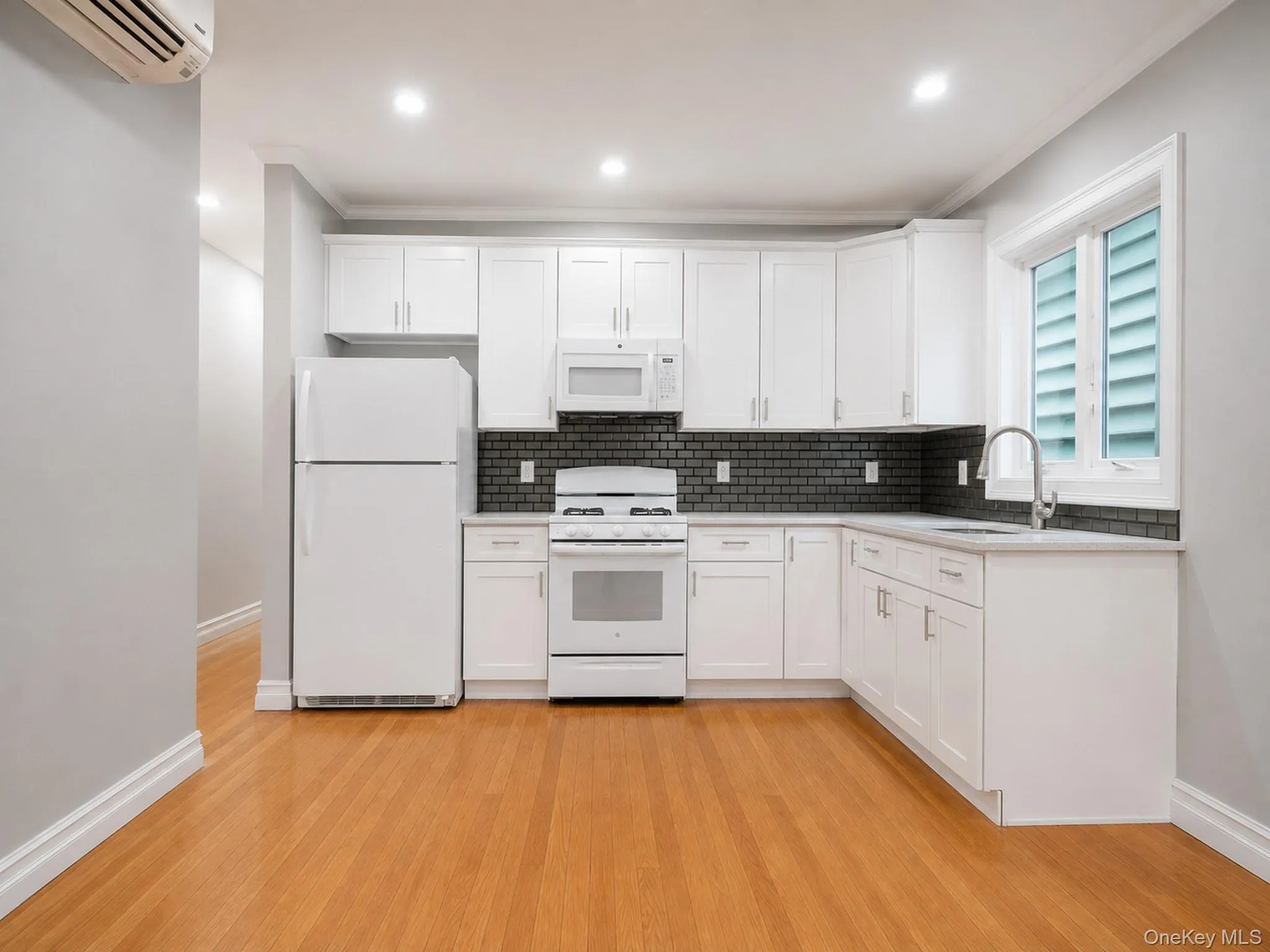 6324 Saunders Street, New York, NY, 4 Bedrooms Bedrooms, 10 Rooms Rooms,3 BathroomsBathrooms,Residential,For Rent,Saunders,0,1002979 6324 Saunders Street, New York, NY, 4 Bedrooms Bedrooms, 10 Rooms Rooms,3 BathroomsBathrooms,Residential,For Rent,Saunders,0,1002979