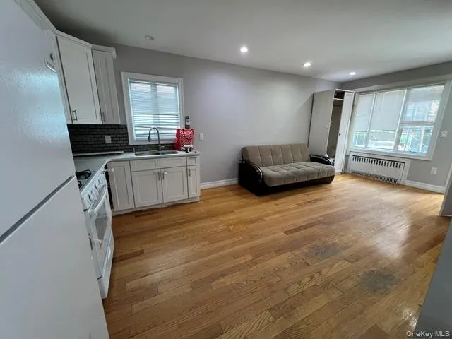 6324 Saunders Street, New York, NY, 4 Bedrooms Bedrooms, 10 Rooms Rooms,3 BathroomsBathrooms,Residential Sale,For Rent,Saunders,0,1002979 6324 Saunders Street, New York, NY, 4 Bedrooms Bedrooms, 10 Rooms Rooms,3 BathroomsBathrooms,Residential Sale,For Rent,Saunders,0,1002979