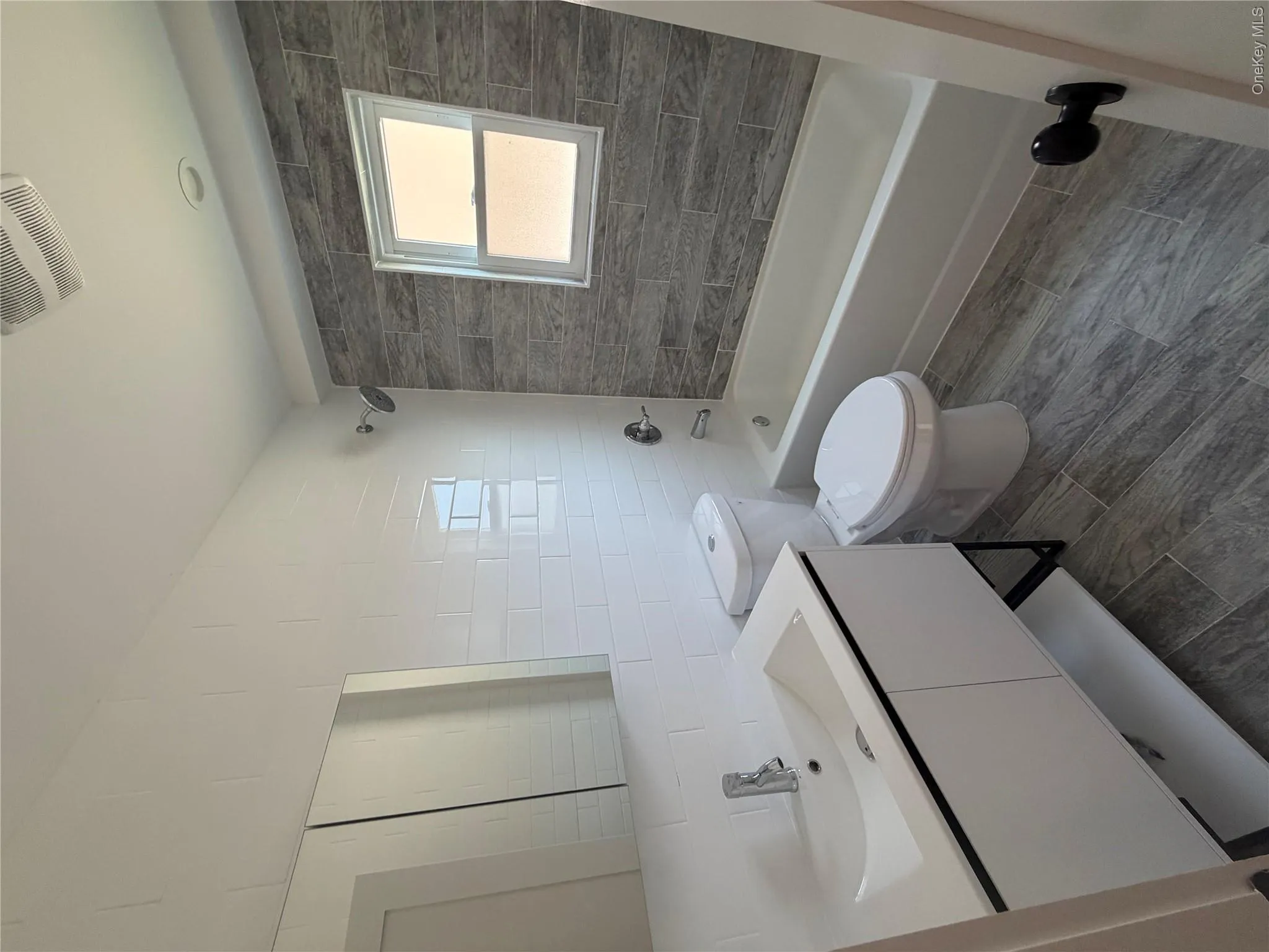 342 E234th Street, New York, NY, 3 Bedrooms Bedrooms, 7 Rooms Rooms,2 BathroomsBathrooms,Residential Lease,For Rent,E234th,0,1002981 342 E234th Street, New York, NY, 3 Bedrooms Bedrooms, 7 Rooms Rooms,2 BathroomsBathrooms,Residential Lease,For Rent,E234th,0,1002981