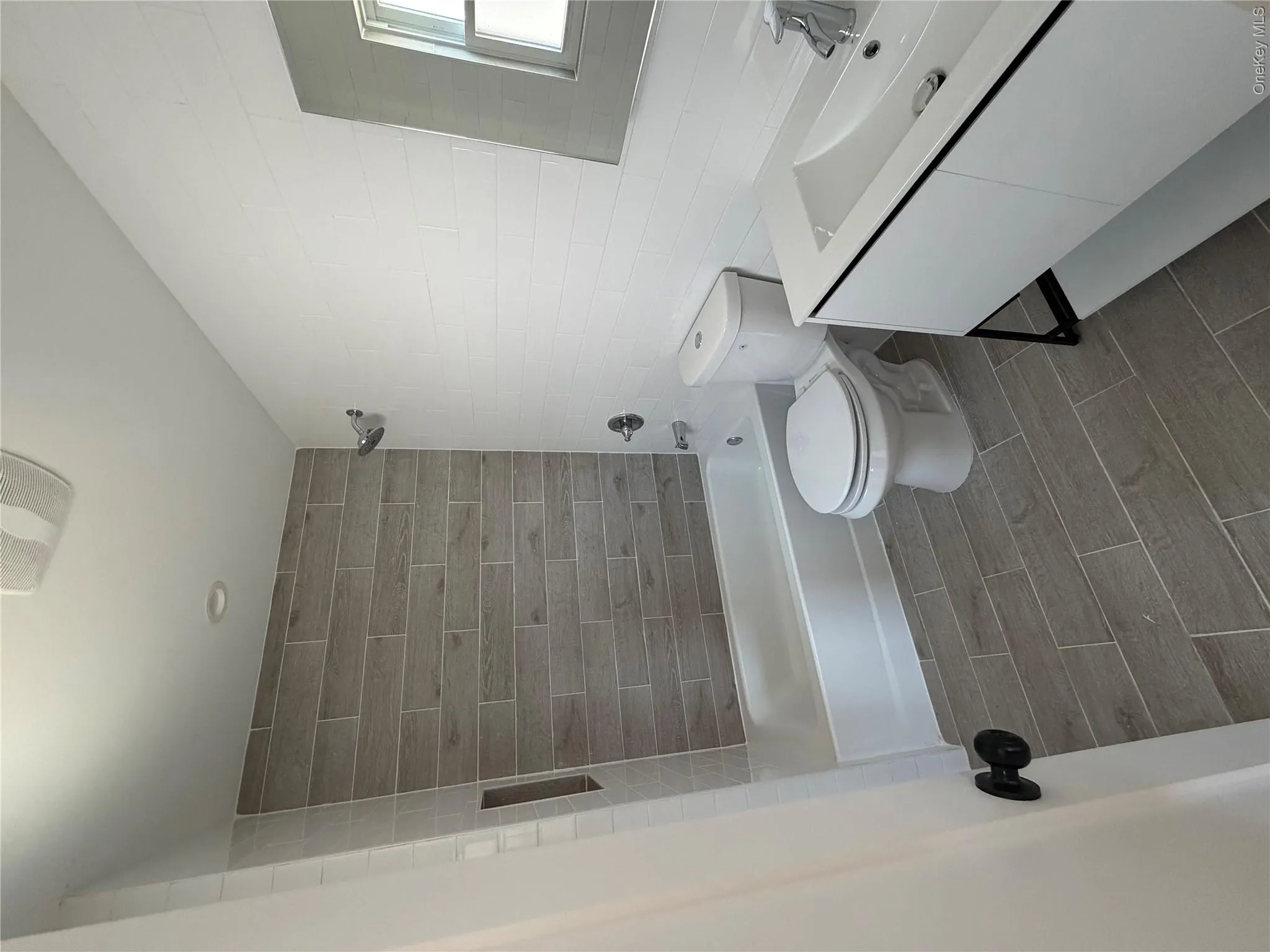 342 E234th Street, New York, NY, 3 Bedrooms Bedrooms, 7 Rooms Rooms,2 BathroomsBathrooms,Residential Lease,For Rent,E234th,0,1002981 342 E234th Street, New York, NY, 3 Bedrooms Bedrooms, 7 Rooms Rooms,2 BathroomsBathrooms,Residential Lease,For Rent,E234th,0,1002981
