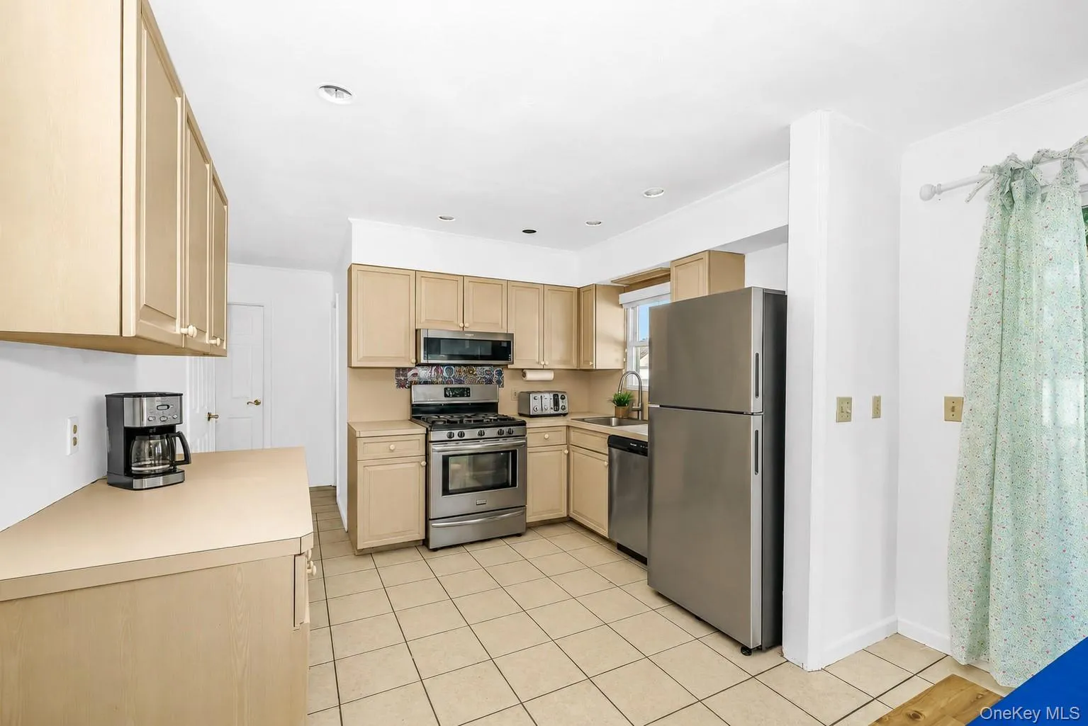87 Fenimore Street, Hempstead, NY, 4 Bedrooms Bedrooms, 7 Rooms Rooms,2 BathroomsBathrooms,Residential,For Rent,Fenimore,0,KEY1002984 87 Fenimore Street, Hempstead, NY, 4 Bedrooms Bedrooms, 7 Rooms Rooms,2 BathroomsBathrooms,Residential,For Rent,Fenimore,0,KEY1002984
