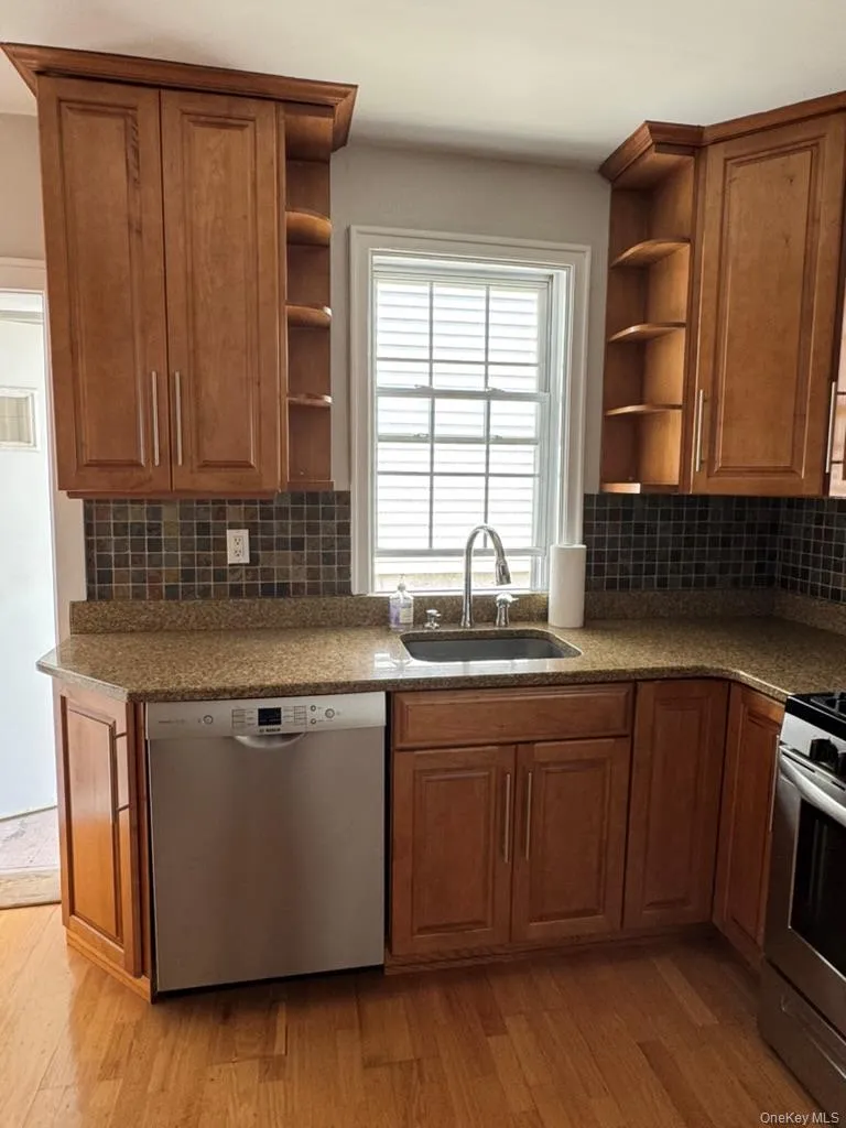69 Illinois Street, Long Beach, NY, 3 Bedrooms Bedrooms, 6 Rooms Rooms,1 BathroomBathrooms,Residential Lease,For Rent,Illinois,0,1002989 69 Illinois Street, Long Beach, NY, 3 Bedrooms Bedrooms, 6 Rooms Rooms,1 BathroomBathrooms,Residential Lease,For Rent,Illinois,0,1002989