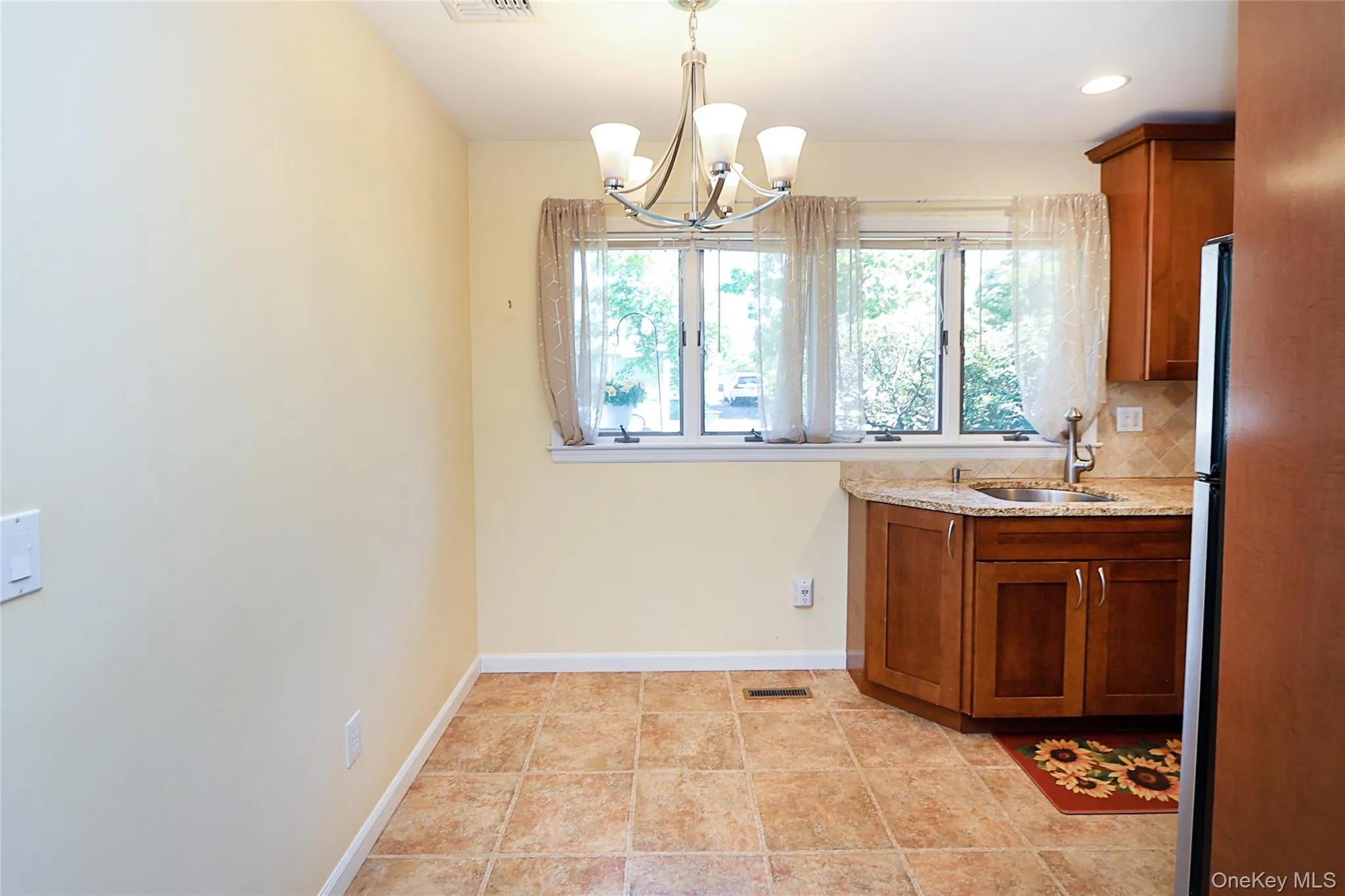 12 Ronan Road, Glen Cove, NY, 3 Bedrooms Bedrooms, 7 Rooms Rooms,1 BathroomBathrooms,Residential,For Rent,Ronan,0,1002991 12 Ronan Road, Glen Cove, NY, 3 Bedrooms Bedrooms, 7 Rooms Rooms,1 BathroomBathrooms,Residential,For Rent,Ronan,0,1002991