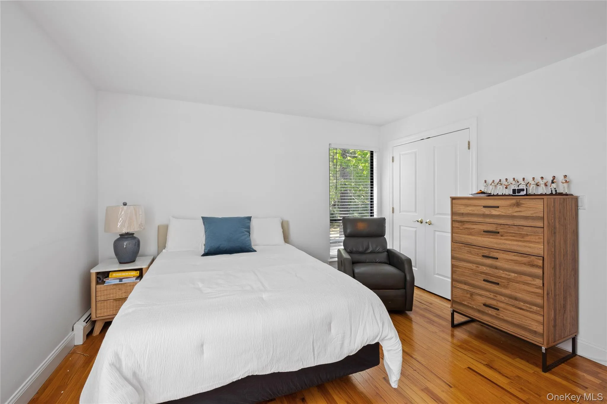 37 Blue Jay Way, East Hampton, NY, 3 Bedrooms Bedrooms, 8 Rooms Rooms,2 BathroomsBathrooms,Residential,For Rent,Blue Jay,0,1002996 37 Blue Jay Way, East Hampton, NY, 3 Bedrooms Bedrooms, 8 Rooms Rooms,2 BathroomsBathrooms,Residential,For Rent,Blue Jay,0,1002996