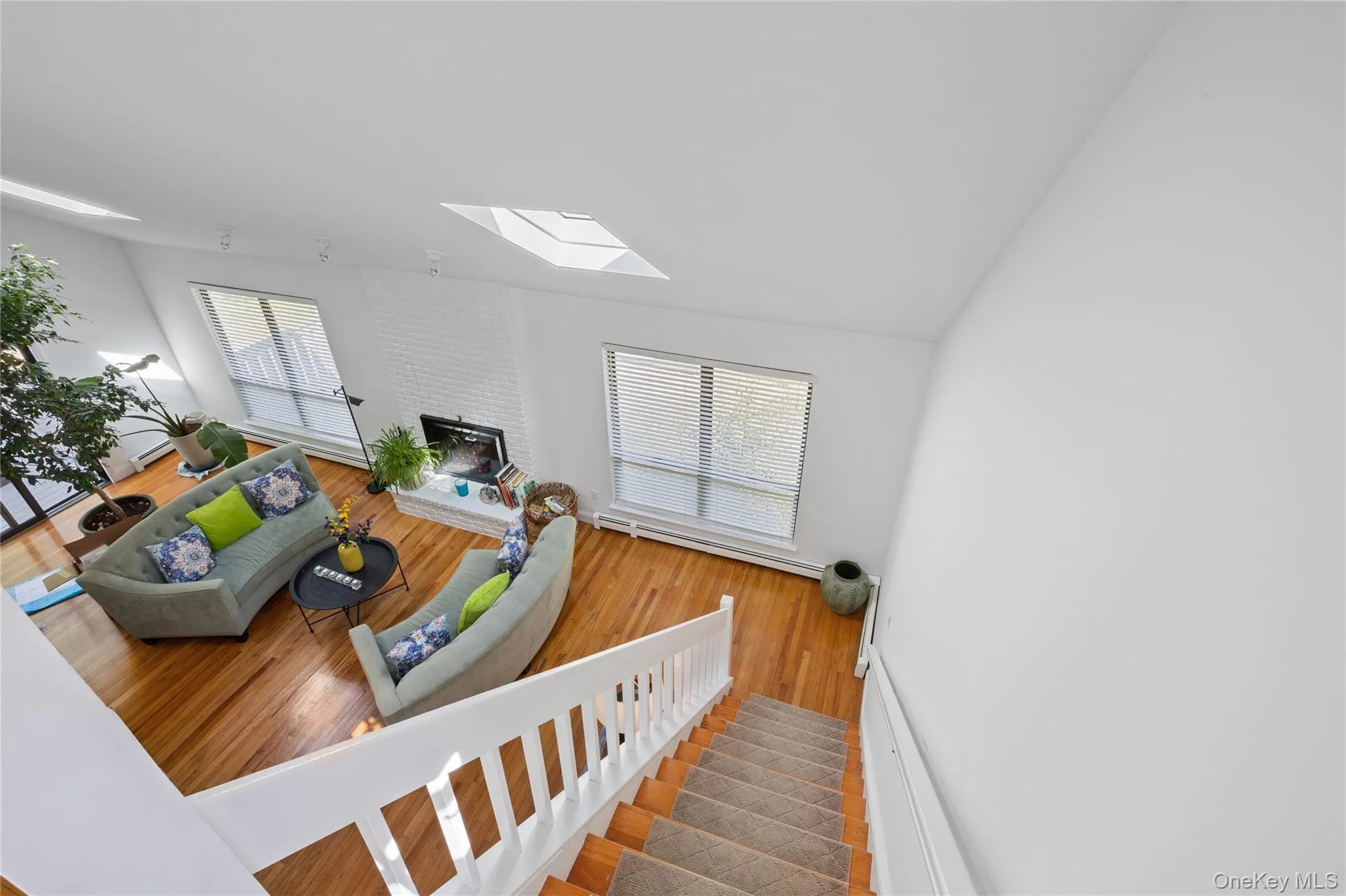 37 Blue Jay Way, East Hampton, NY, 3 Bedrooms Bedrooms, 8 Rooms Rooms,2 BathroomsBathrooms,Residential,For Rent,Blue Jay,0,1002996 37 Blue Jay Way, East Hampton, NY, 3 Bedrooms Bedrooms, 8 Rooms Rooms,2 BathroomsBathrooms,Residential,For Rent,Blue Jay,0,1002996
