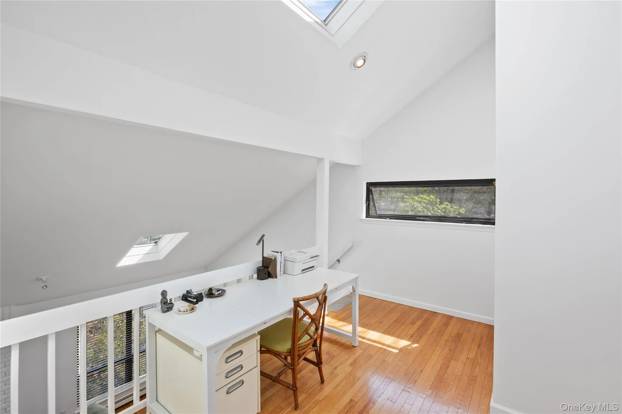 37 Blue Jay Way, East Hampton, NY, 3 Bedrooms Bedrooms, 8 Rooms Rooms,2 BathroomsBathrooms,Residential,For Rent,Blue Jay,0,1002996 37 Blue Jay Way, East Hampton, NY, 3 Bedrooms Bedrooms, 8 Rooms Rooms,2 BathroomsBathrooms,Residential,For Rent,Blue Jay,0,1002996