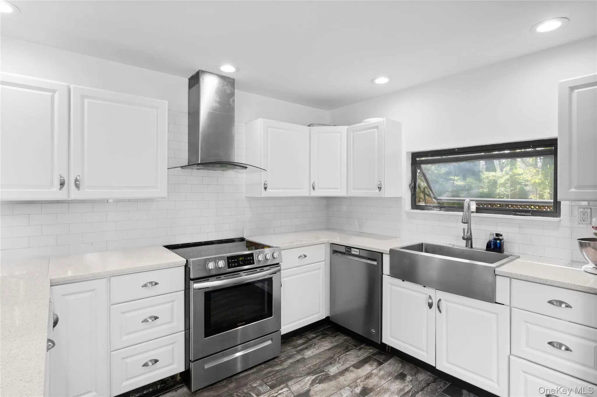 37 Blue Jay Way, East Hampton, NY, 3 Bedrooms Bedrooms, 8 Rooms Rooms,2 BathroomsBathrooms,Residential,For Rent,Blue Jay,0,1002996 37 Blue Jay Way, East Hampton, NY, 3 Bedrooms Bedrooms, 8 Rooms Rooms,2 BathroomsBathrooms,Residential,For Rent,Blue Jay,0,1002996