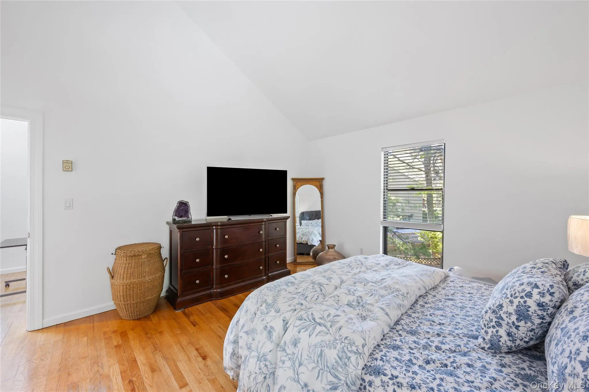 37 Blue Jay Way, East Hampton, NY, 3 Bedrooms Bedrooms, 8 Rooms Rooms,2 BathroomsBathrooms,Residential,For Rent,Blue Jay,0,1002996 37 Blue Jay Way, East Hampton, NY, 3 Bedrooms Bedrooms, 8 Rooms Rooms,2 BathroomsBathrooms,Residential,For Rent,Blue Jay,0,1002996