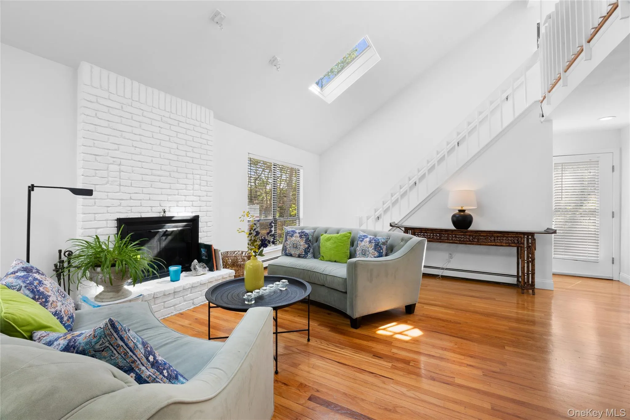 37 Blue Jay Way, East Hampton, NY, 3 Bedrooms Bedrooms, 8 Rooms Rooms,2 BathroomsBathrooms,Residential,For Rent,Blue Jay,0,1002996 37 Blue Jay Way, East Hampton, NY, 3 Bedrooms Bedrooms, 8 Rooms Rooms,2 BathroomsBathrooms,Residential,For Rent,Blue Jay,0,1002996