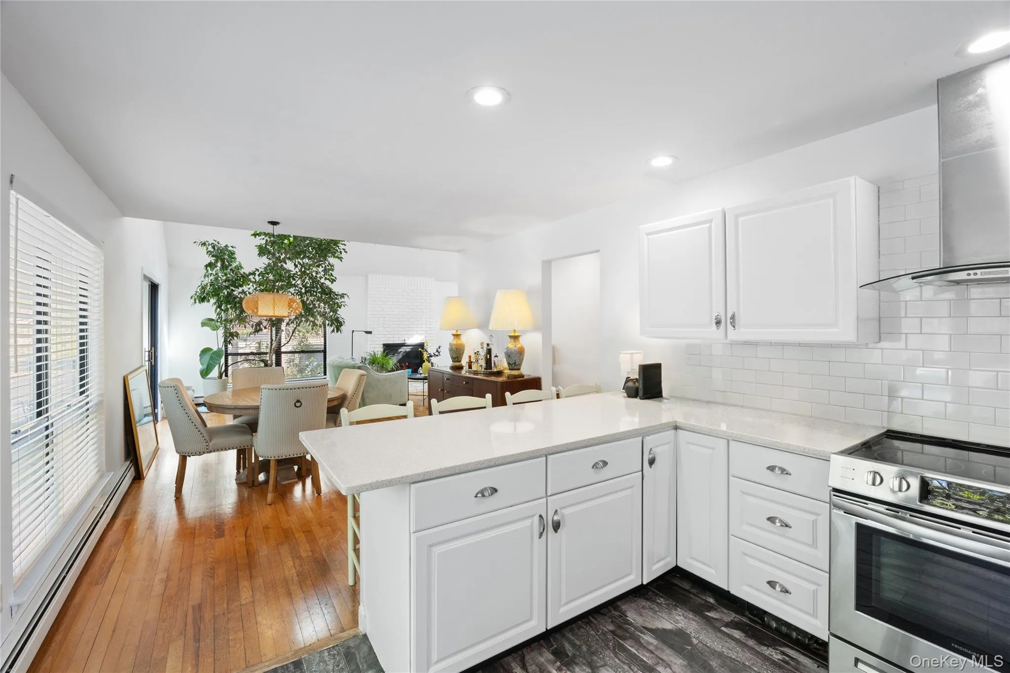 37 Blue Jay Way, East Hampton, NY, 3 Bedrooms Bedrooms, 8 Rooms Rooms,2 BathroomsBathrooms,Residential,For Rent,Blue Jay,0,1002996 37 Blue Jay Way, East Hampton, NY, 3 Bedrooms Bedrooms, 8 Rooms Rooms,2 BathroomsBathrooms,Residential,For Rent,Blue Jay,0,1002996