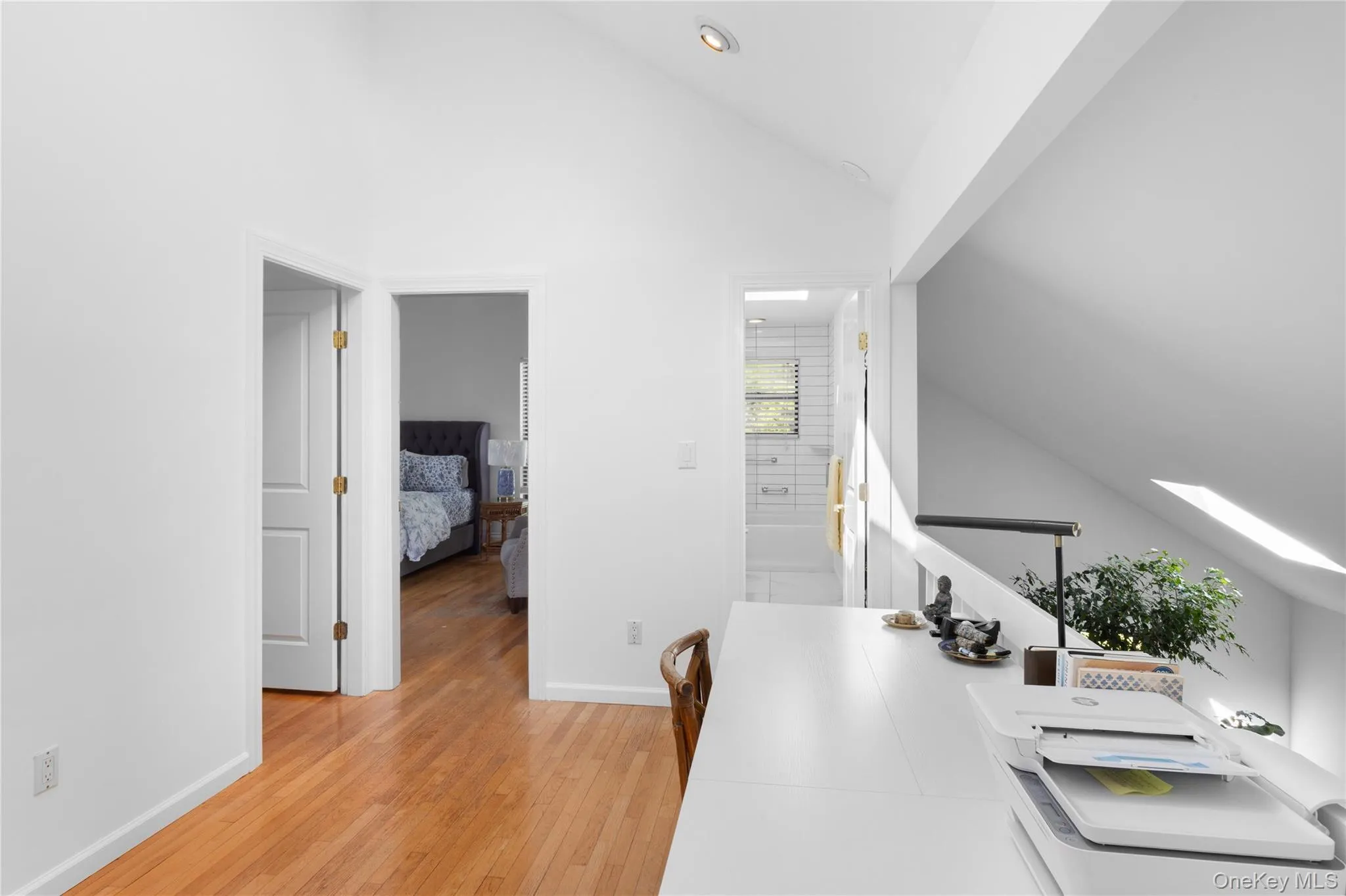 37 Blue Jay Way, East Hampton, NY, 3 Bedrooms Bedrooms, 8 Rooms Rooms,2 BathroomsBathrooms,Residential,For Rent,Blue Jay,0,1002996 37 Blue Jay Way, East Hampton, NY, 3 Bedrooms Bedrooms, 8 Rooms Rooms,2 BathroomsBathrooms,Residential,For Rent,Blue Jay,0,1002996