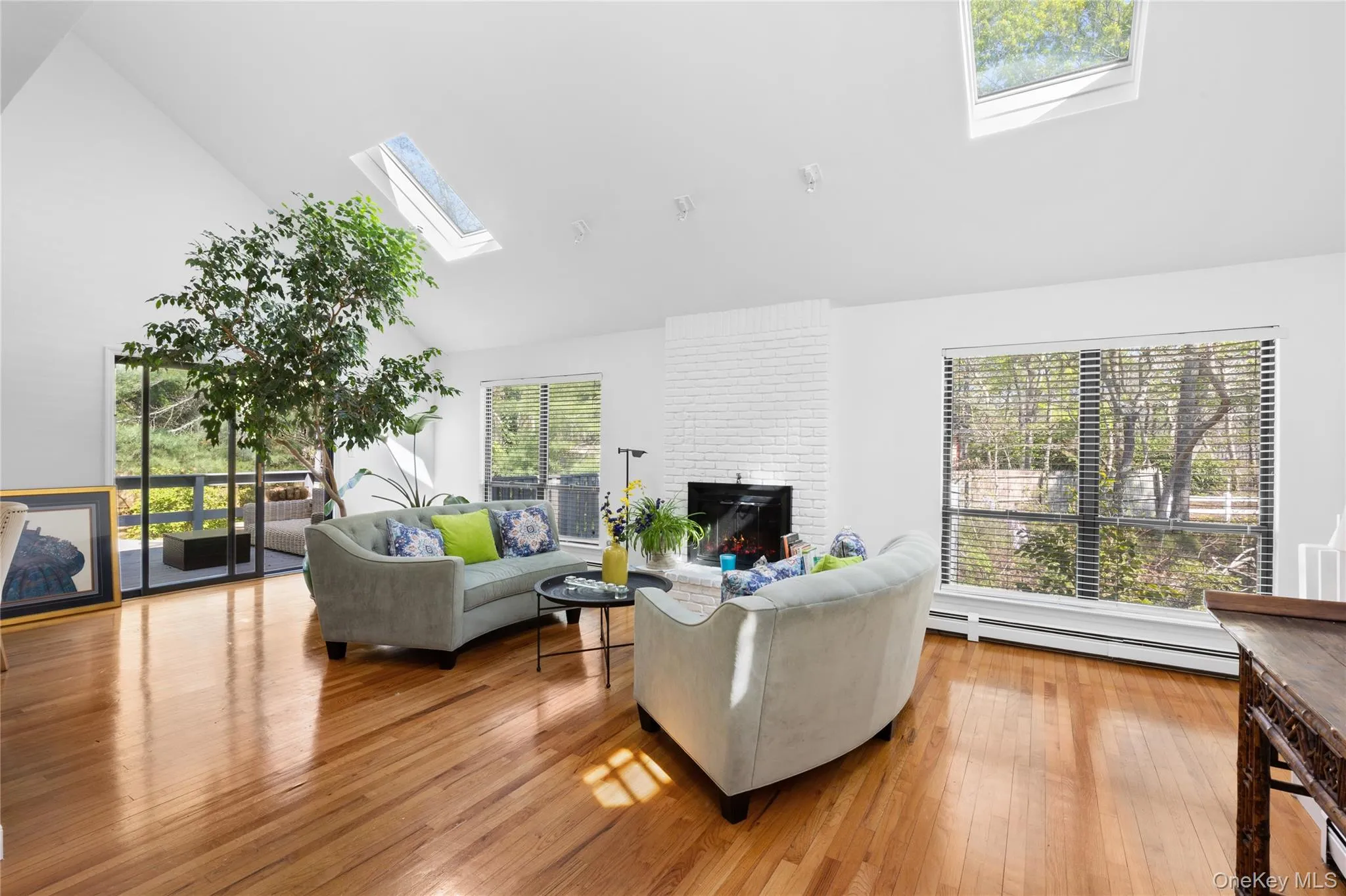 37 Blue Jay Way, East Hampton, NY, 3 Bedrooms Bedrooms, 8 Rooms Rooms,2 BathroomsBathrooms,Residential,For Rent,Blue Jay,0,1002996 37 Blue Jay Way, East Hampton, NY, 3 Bedrooms Bedrooms, 8 Rooms Rooms,2 BathroomsBathrooms,Residential,For Rent,Blue Jay,0,1002996