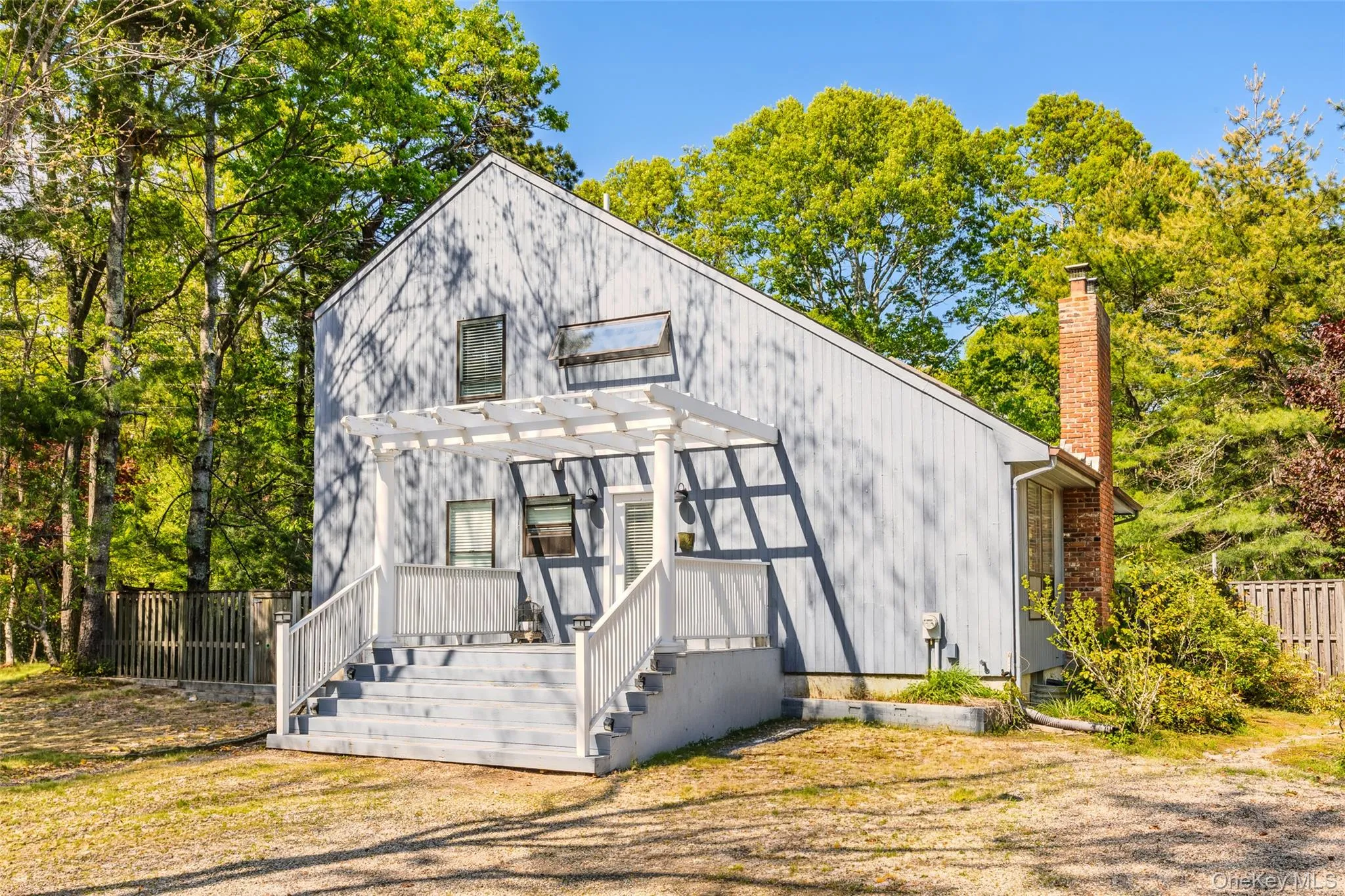 37 Blue Jay Way, East Hampton, NY, 3 Bedrooms Bedrooms, 8 Rooms Rooms,2 BathroomsBathrooms,Residential,For Rent,Blue Jay,0,1002996 37 Blue Jay Way, East Hampton, NY, 3 Bedrooms Bedrooms, 8 Rooms Rooms,2 BathroomsBathrooms,Residential,For Rent,Blue Jay,0,1002996